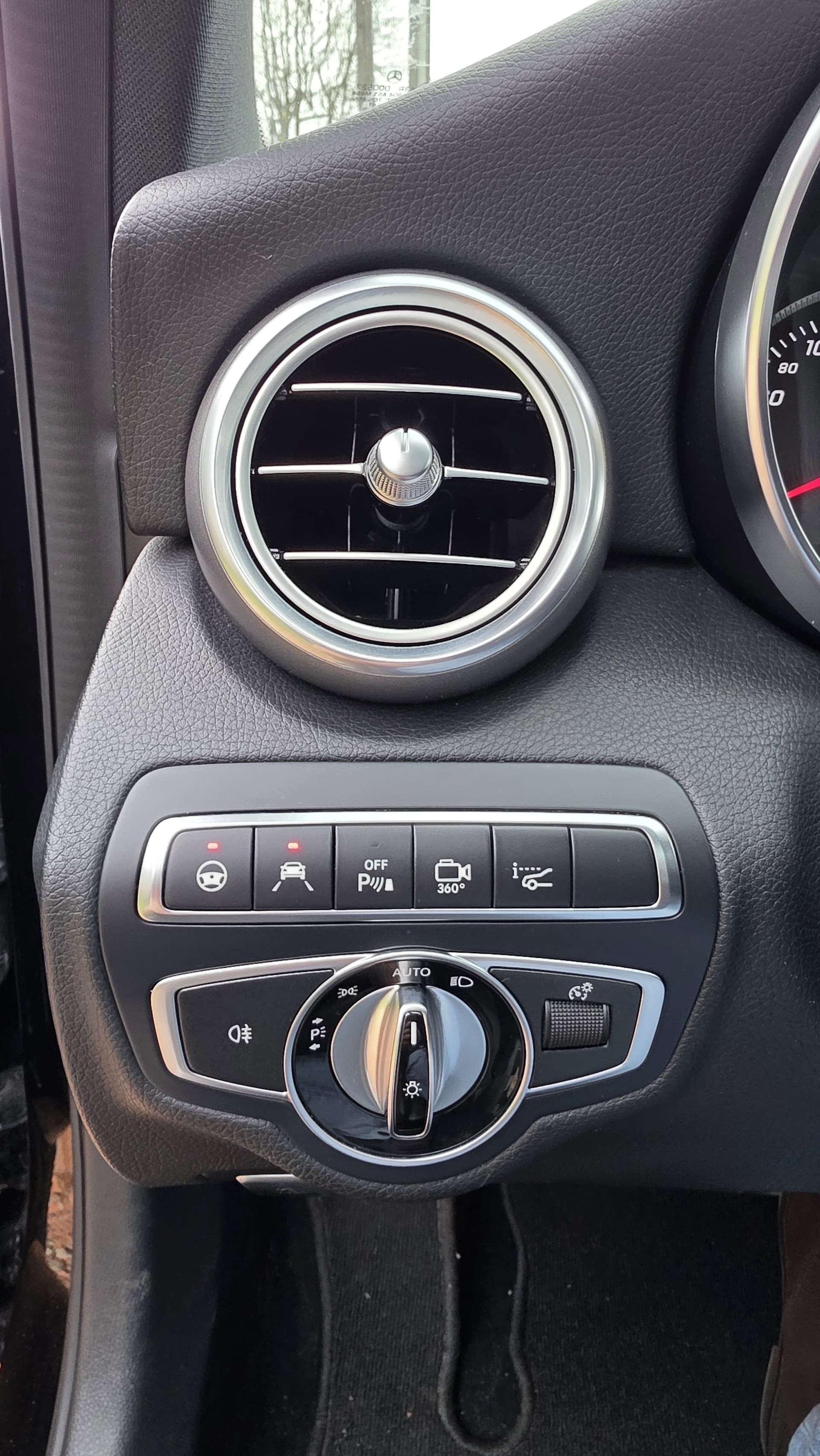 MERCEDES-BENZ C 250 BlueTEC AMG Line 4Matic 9G-Tronic-image-9