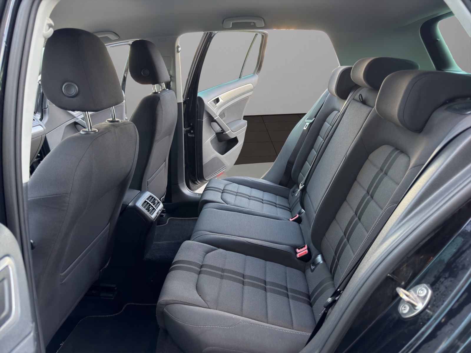 VW Golf 1.6 TDI Comfortline 4Motion-image-12