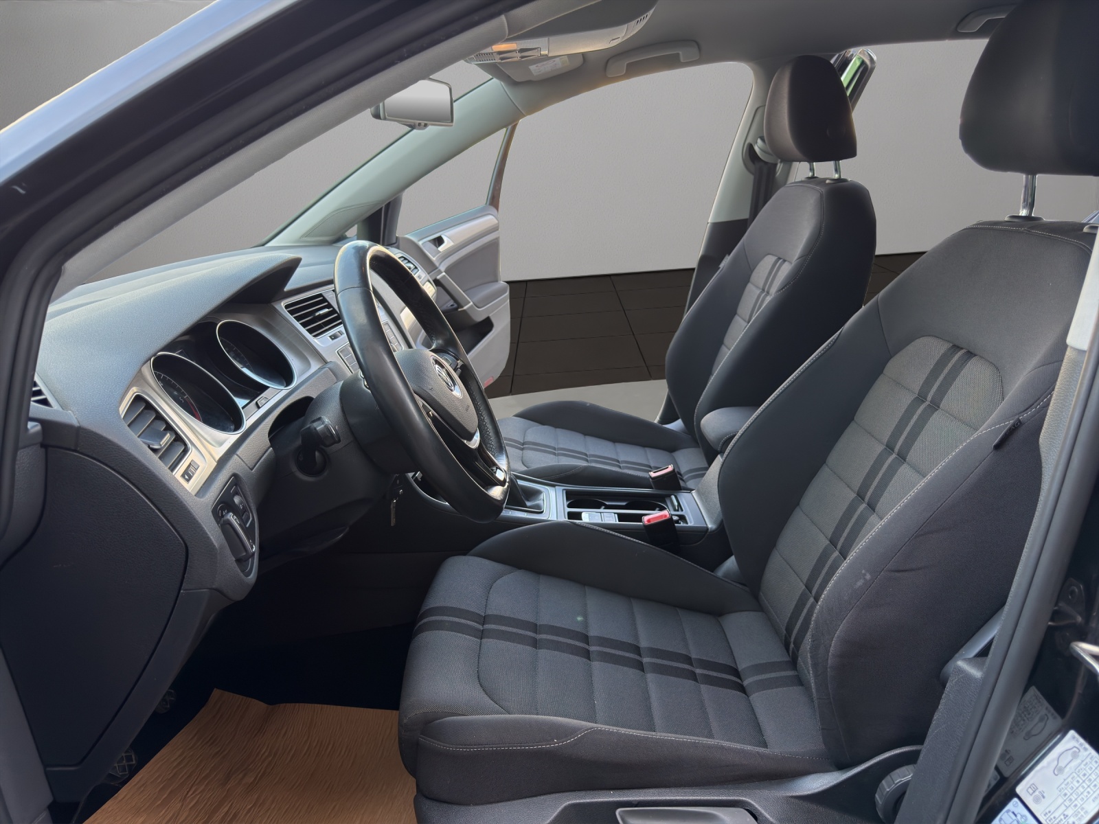 VW Golf 1.6 TDI Comfortline 4Motion-image-8