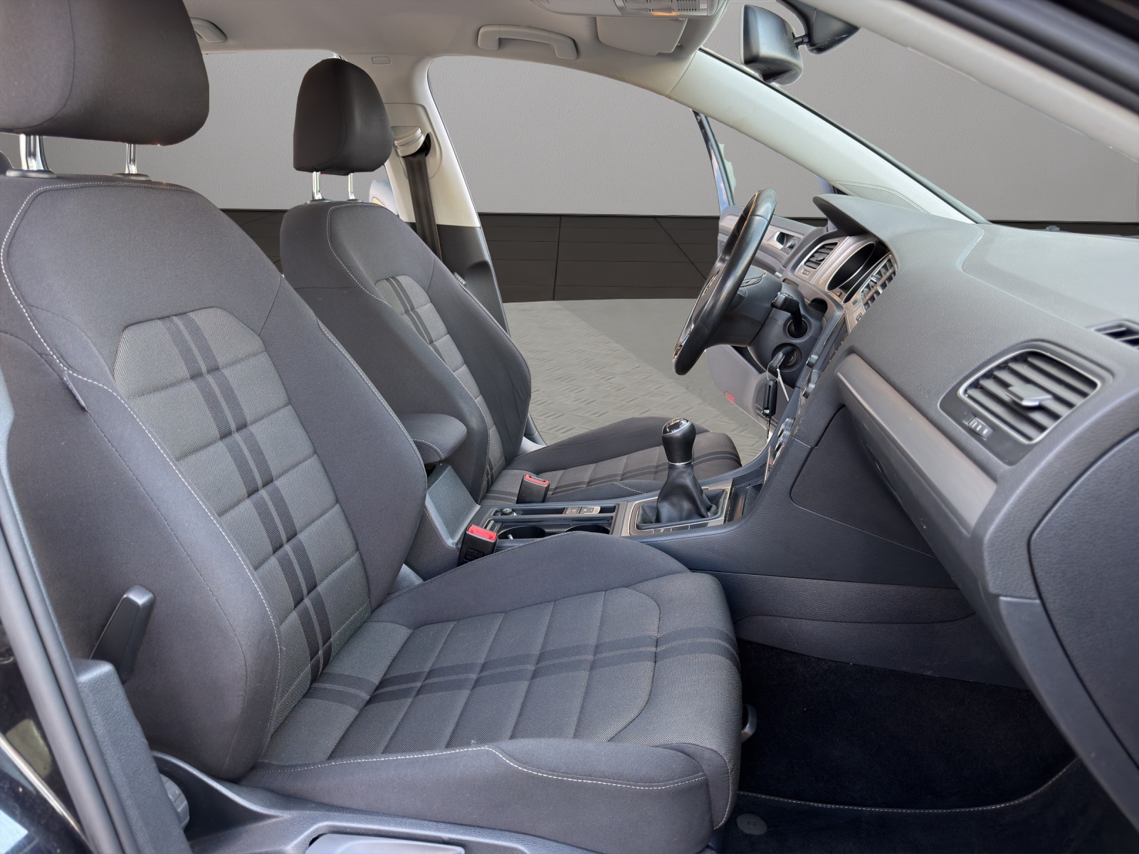 VW Golf 1.6 TDI Comfortline 4Motion-image-16