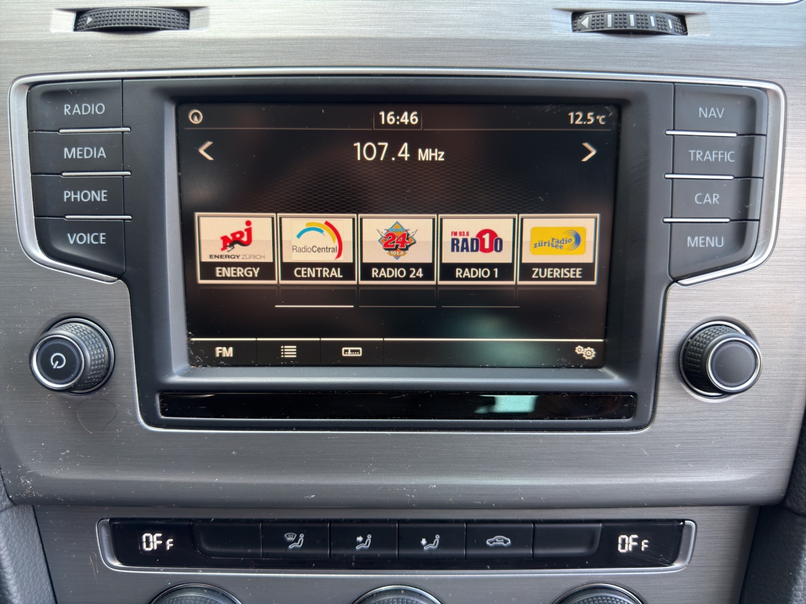 VW Golf 1.6 TDI Comfortline 4Motion-image-14