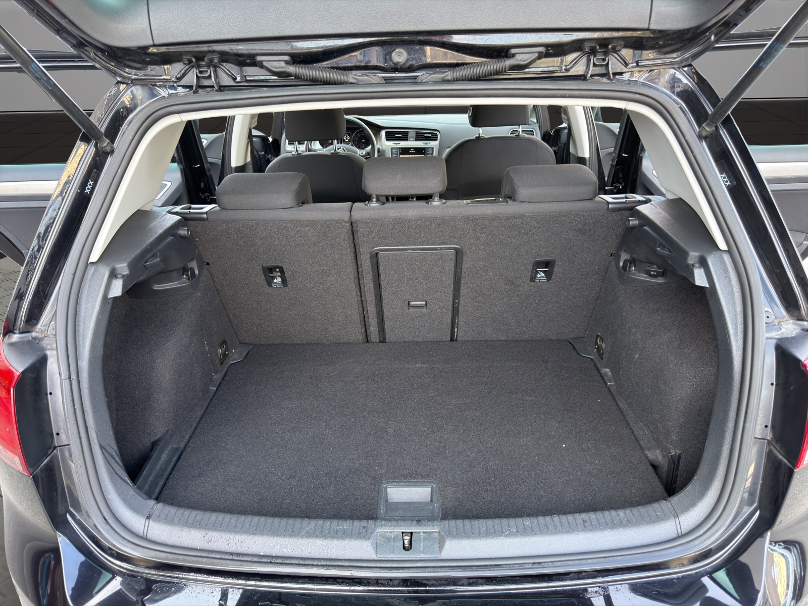 VW Golf 1.6 TDI Comfortline 4Motion-image-18