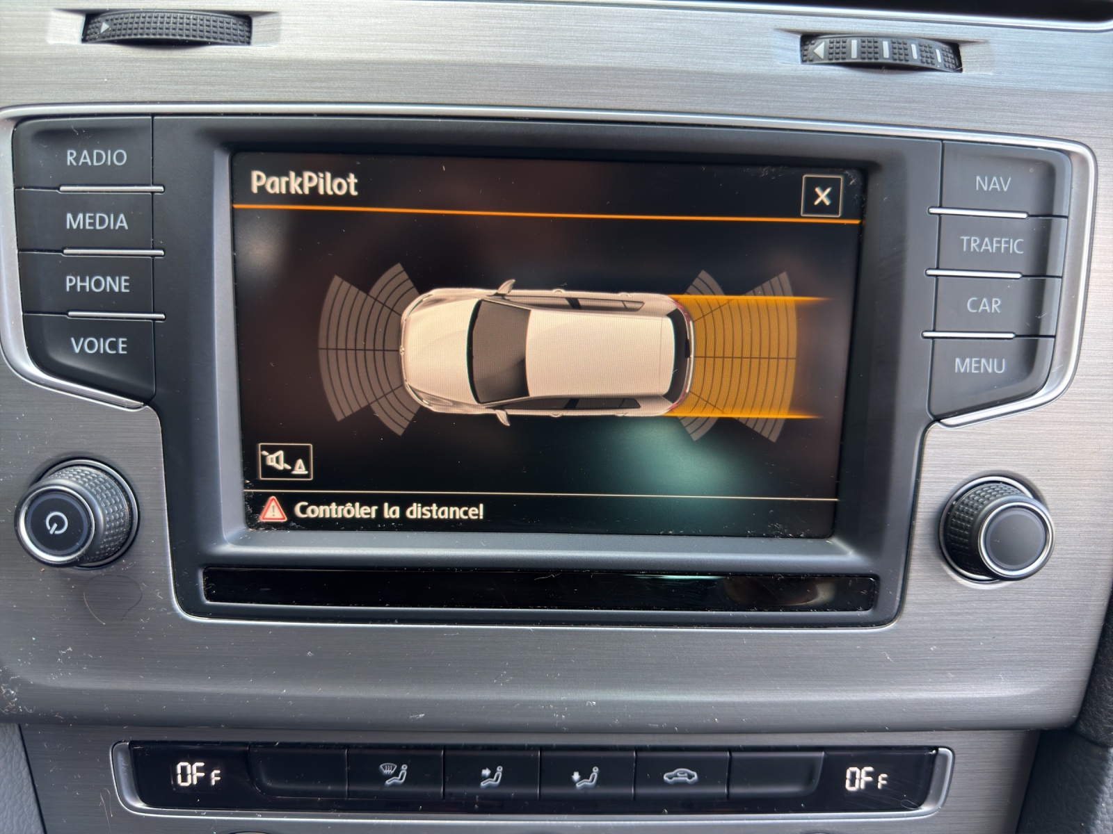VW Golf 1.6 TDI Comfortline 4Motion-image-15