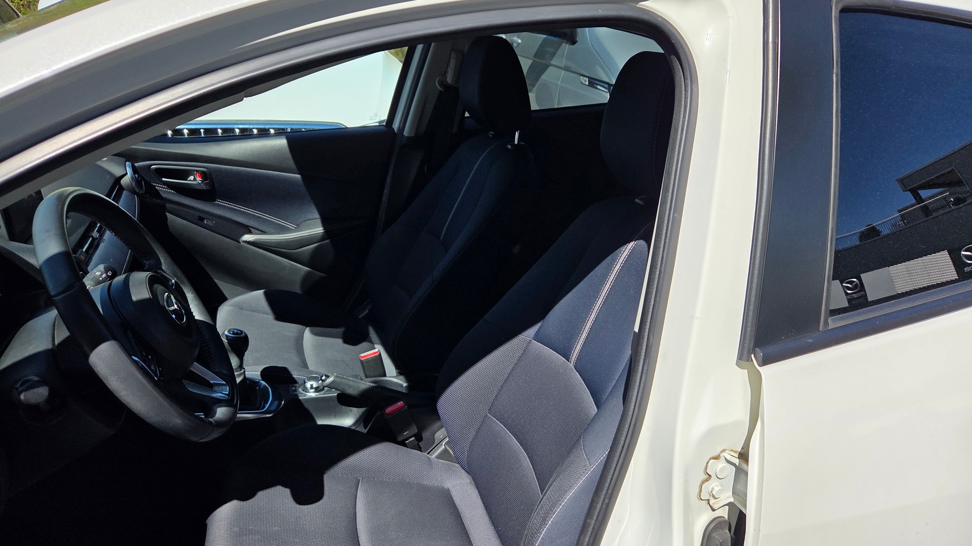 MAZDA 2 SKYACTIV-G 90 Mild Hybrid Revolution-image-11