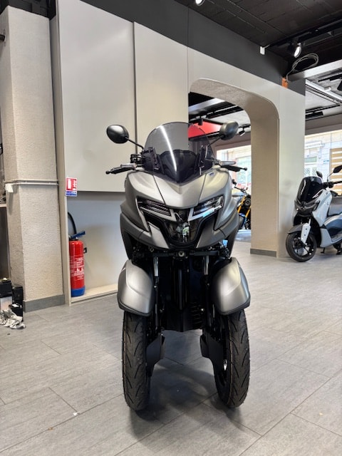 YAMAHA Tricity MW 125-showroom-element-1