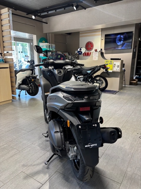 YAMAHA Tricity MW 125-showroom-element-2