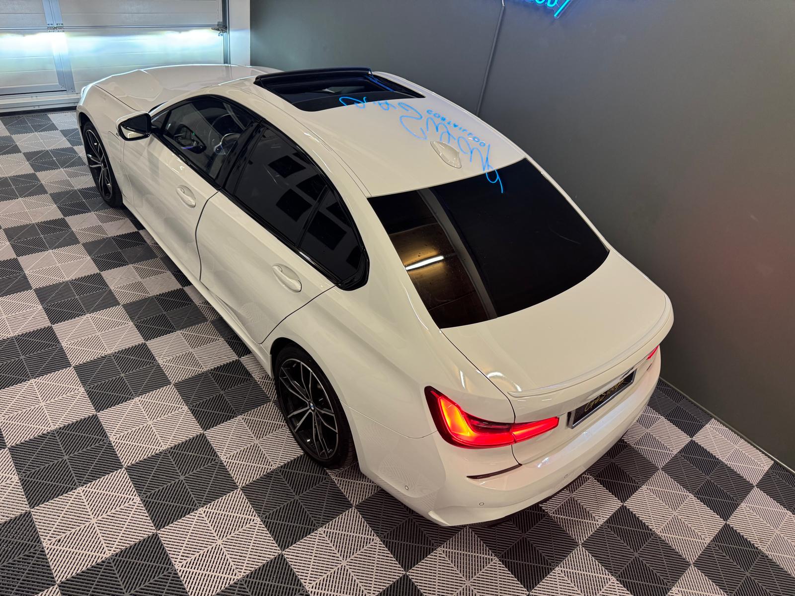 BMW 330e Steptronic M Sport-image-2