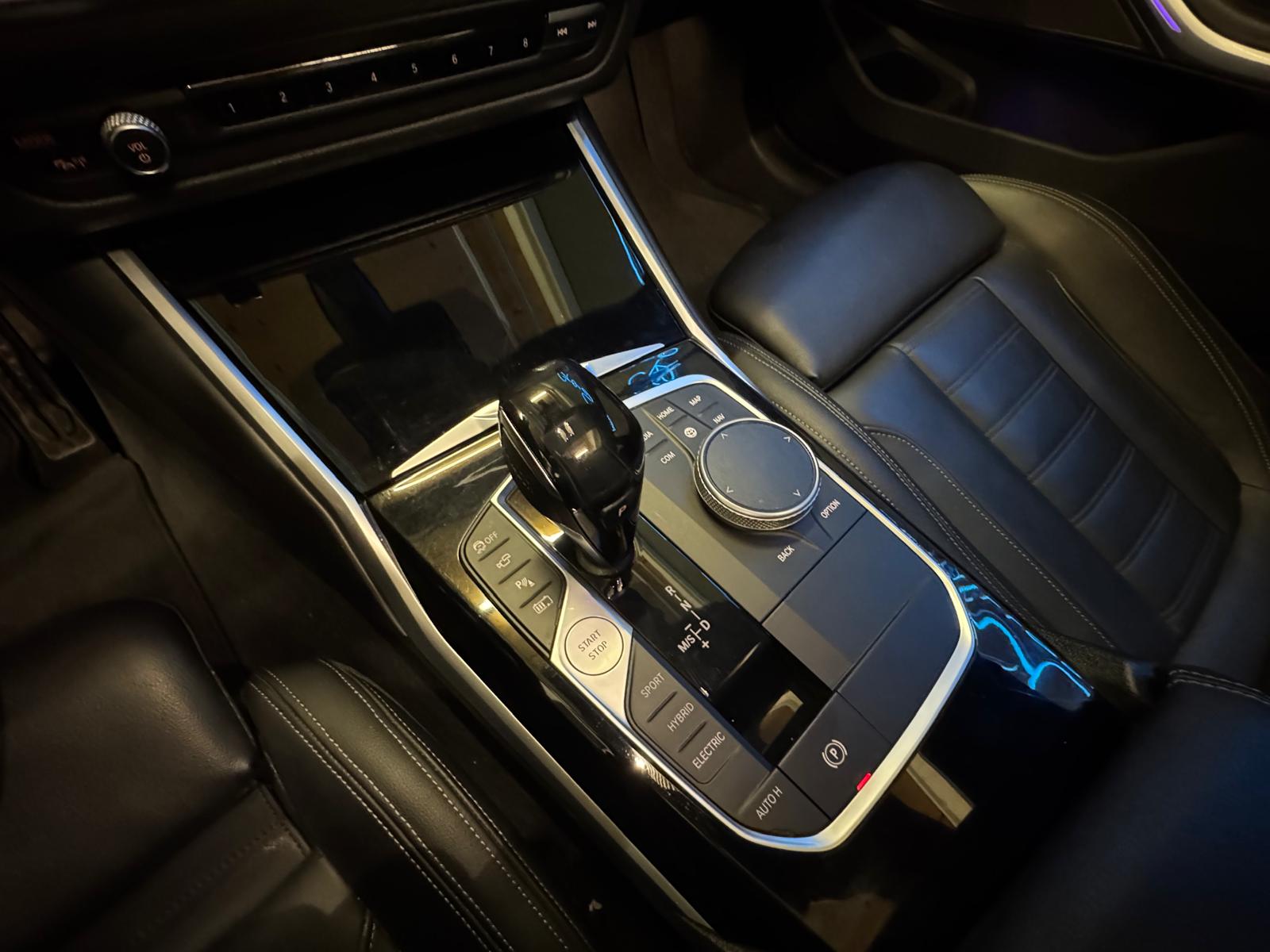 BMW 330e Steptronic M Sport-image-24
