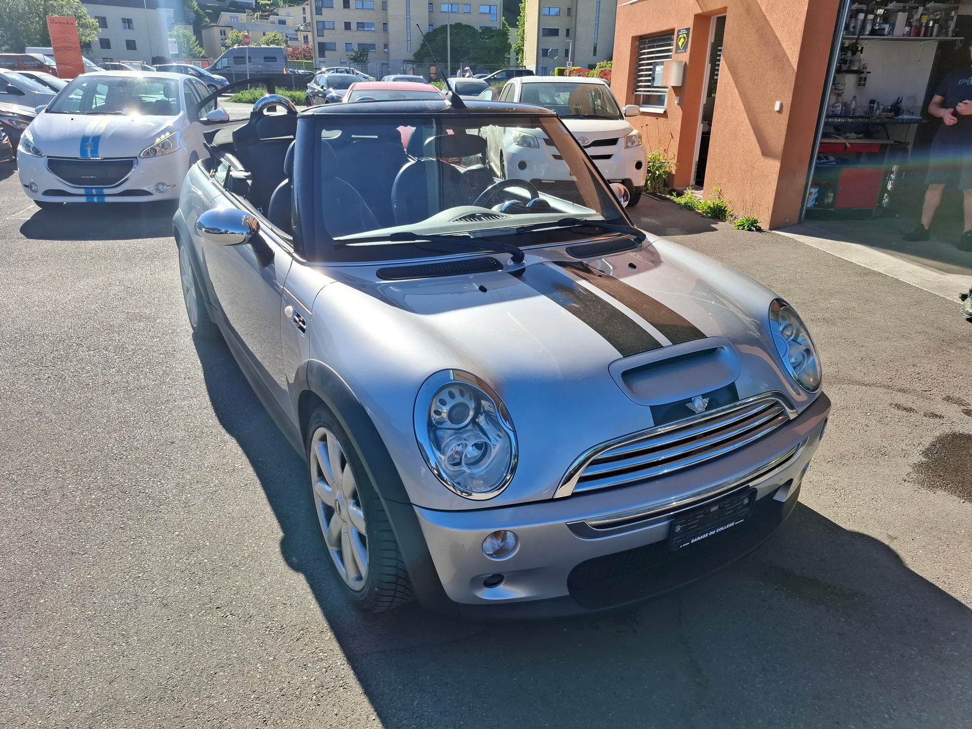 MINI Cooper S Cabriolet-image-2
