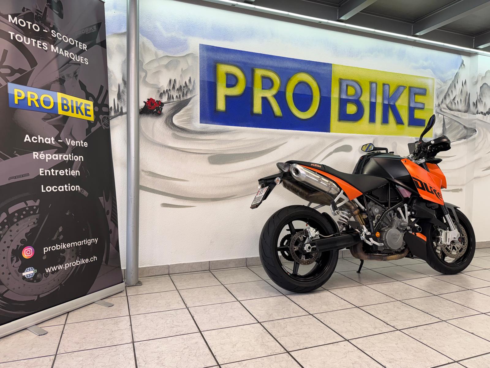 KTM 990 Super Duke-showroom-element-2