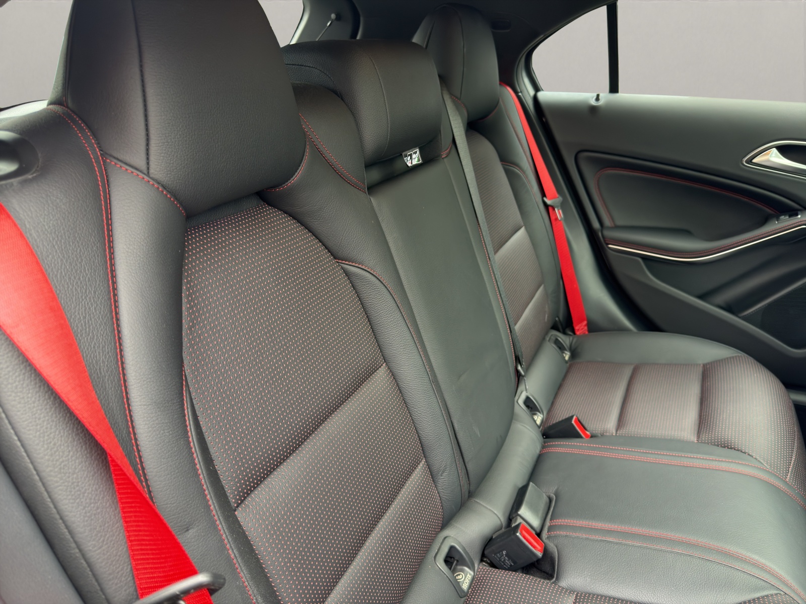 MERCEDES-BENZ A 45 AMG 4m-image-15