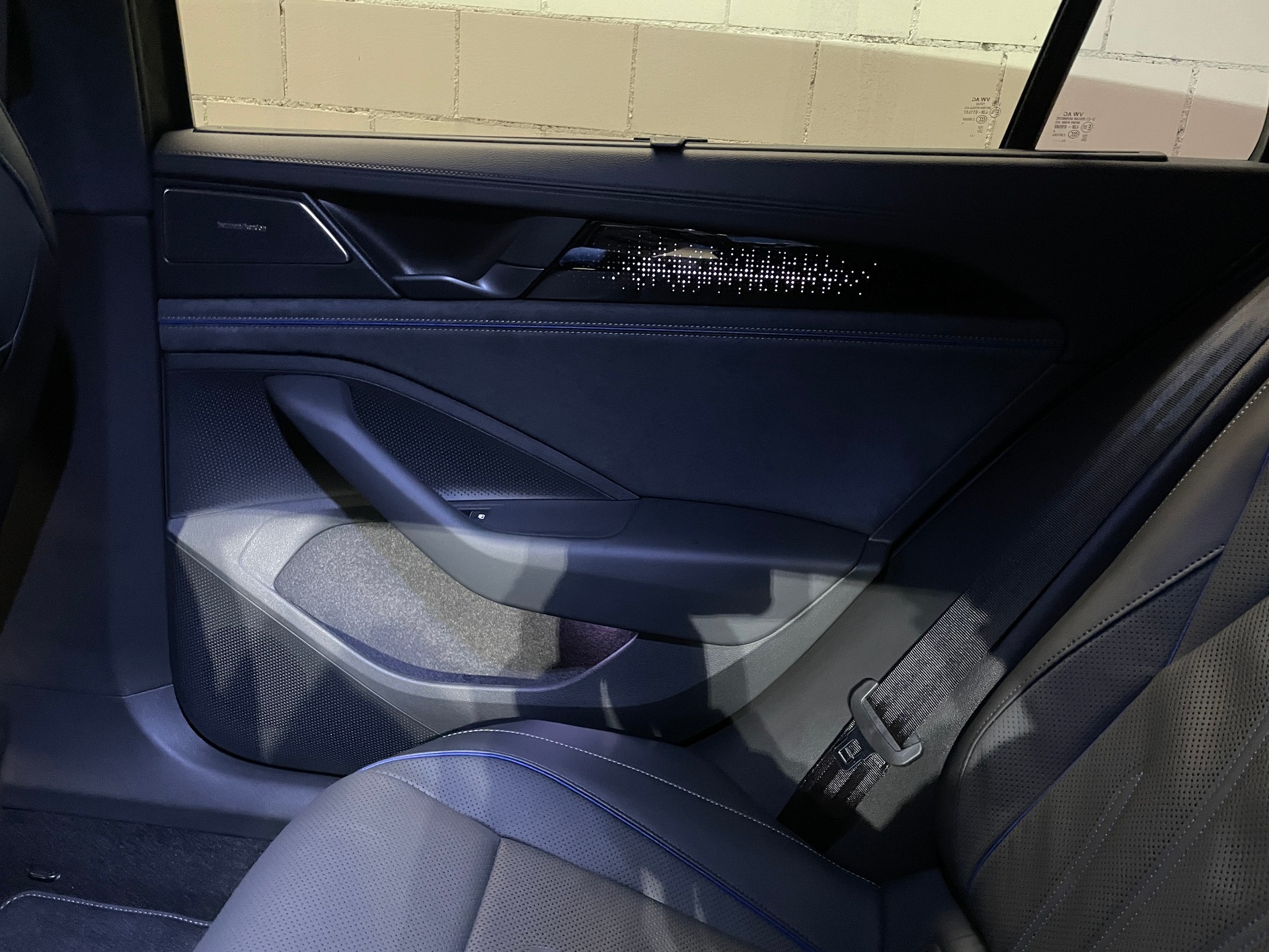 VW Passat Variant 2.0 TDI evo R-Line 4 Motion DSG-image-13