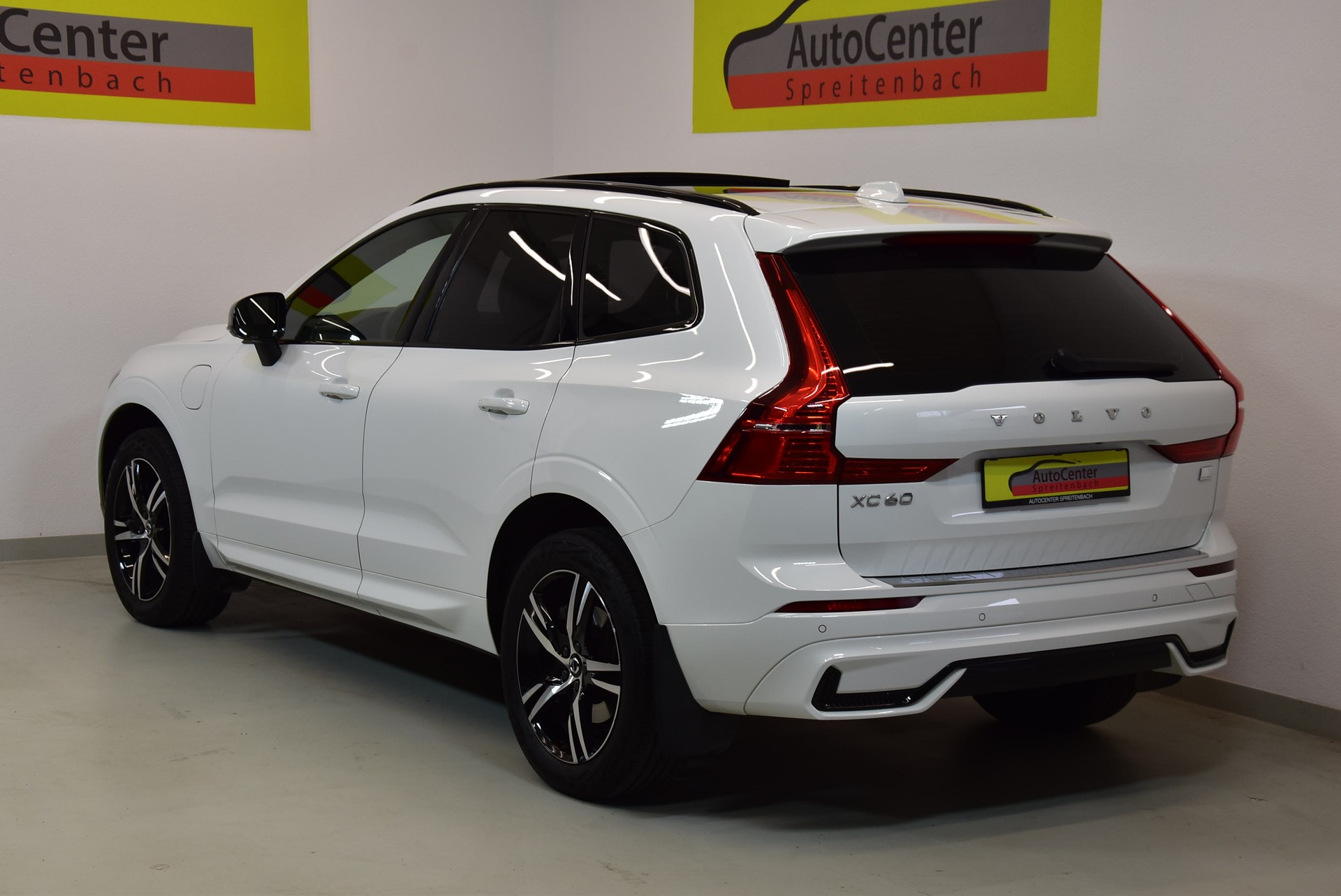 VOLVO XC60 T6 eAWD R-Design Geartronic-image-10
