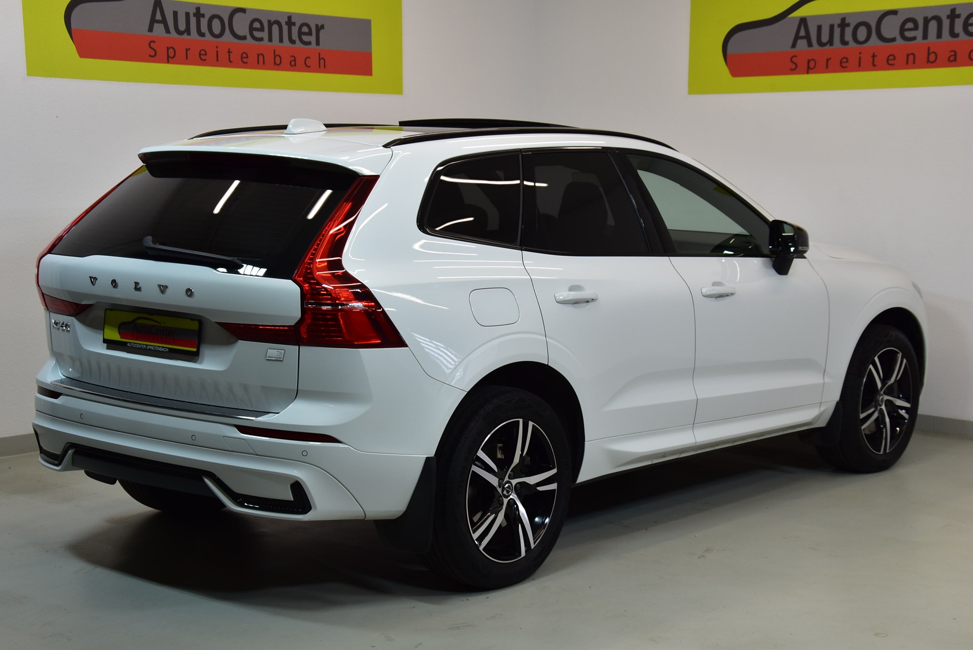 VOLVO XC60 T6 eAWD R-Design Geartronic-image-12