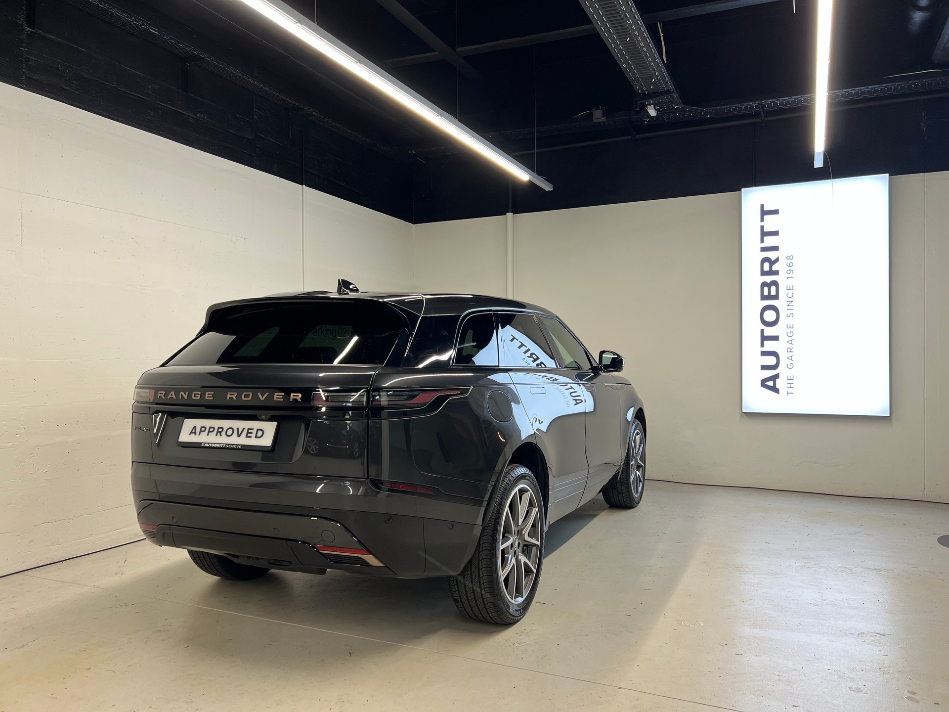 LAND ROVER Range Rover Velar 3.0 I6 Autobiography-showroom-element-1