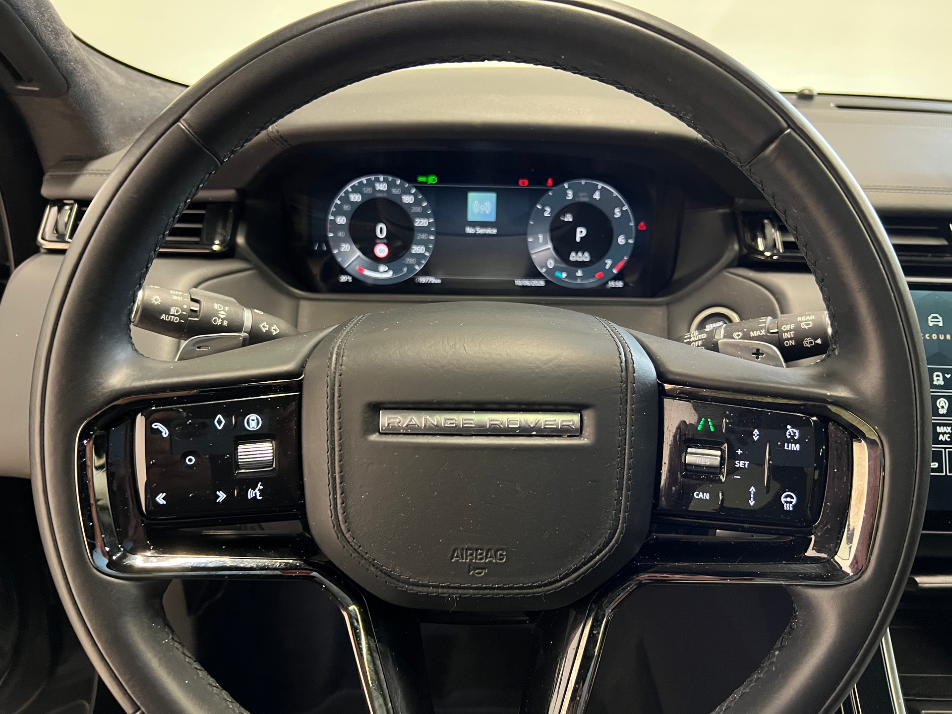 LAND ROVER Range Rover Velar 3.0 I6 Autobiography-showroom-element-3