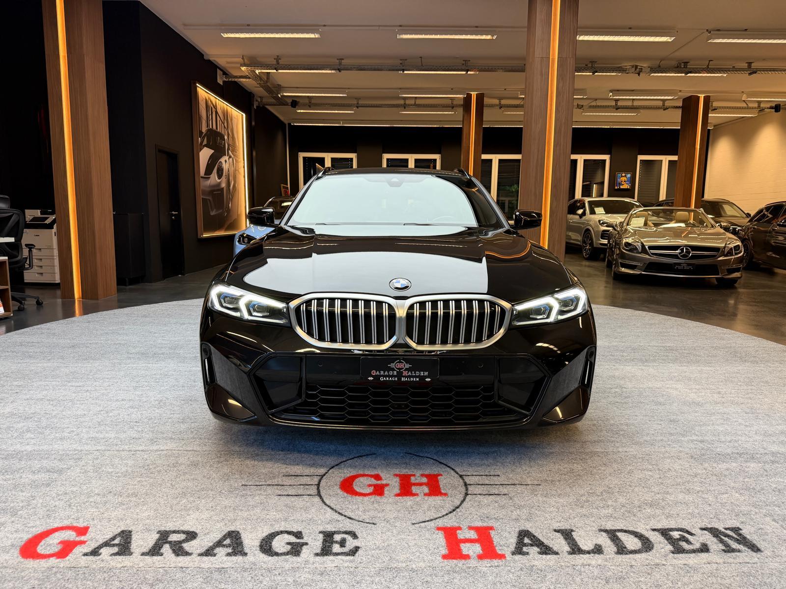 BMW 318i M-Sport Touring-showroom-element-1