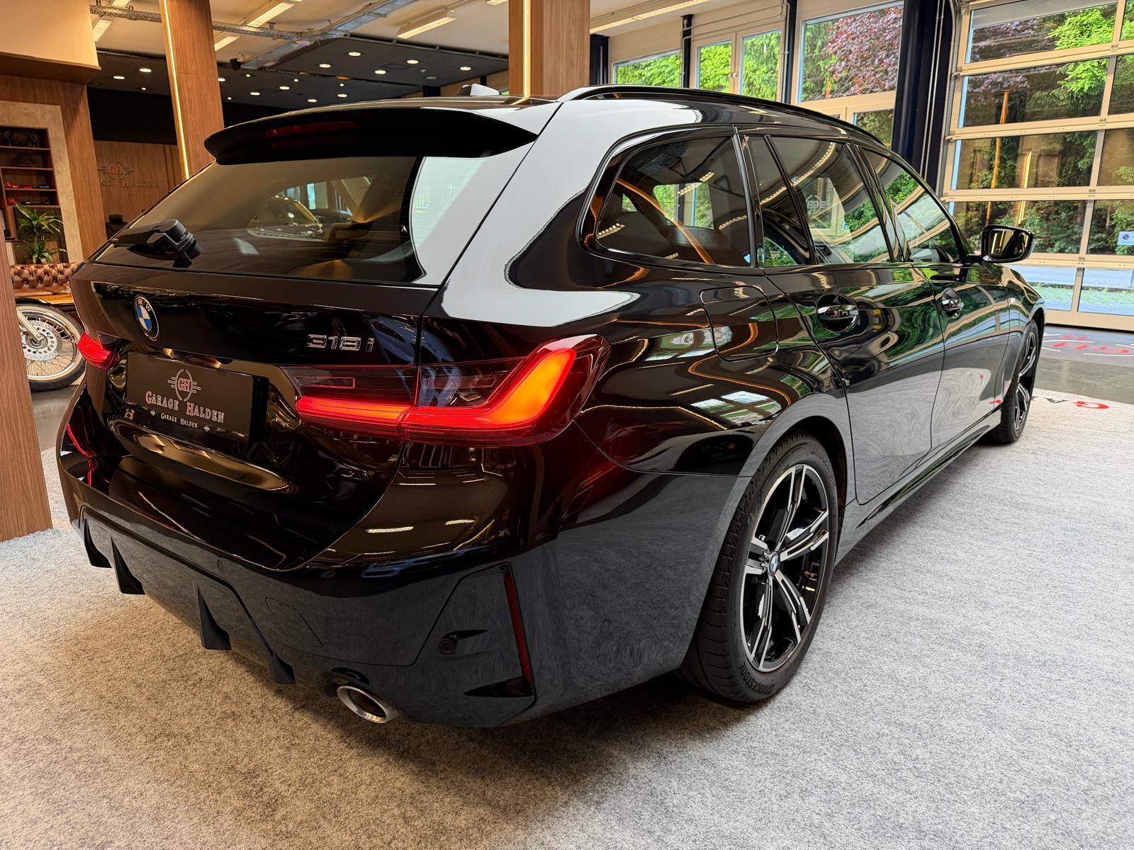 BMW 318i M-Sport Touring-image-7