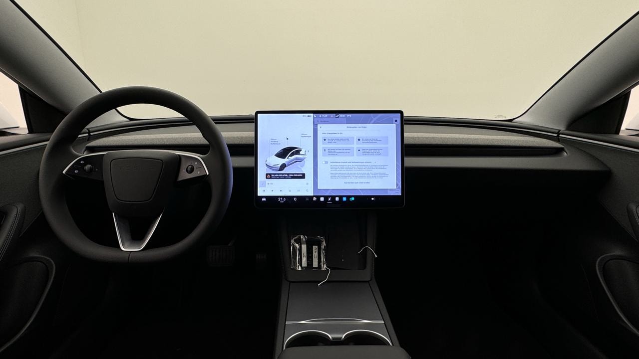 TESLA Model 3 RWD-image-5