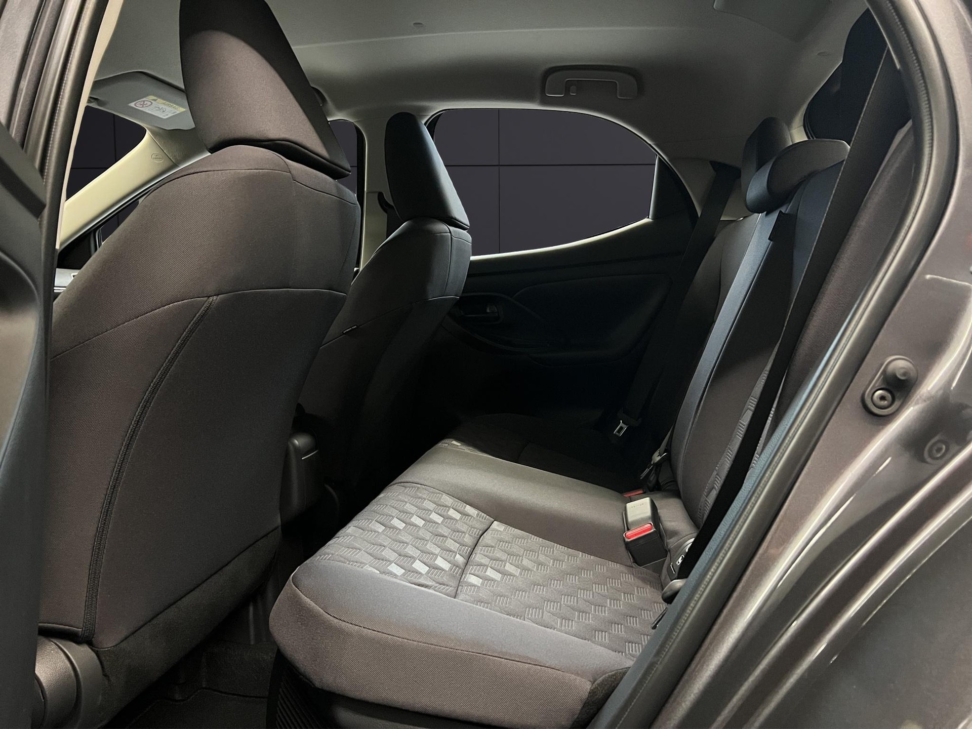 TOYOTA Yaris 1.5 VVT-i HSD Trend-image-11