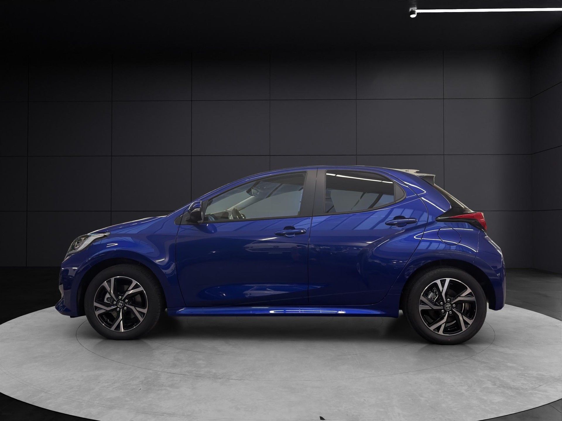 TOYOTA Yaris 1.5 VVT-i HSD Trend-showroom-element-1