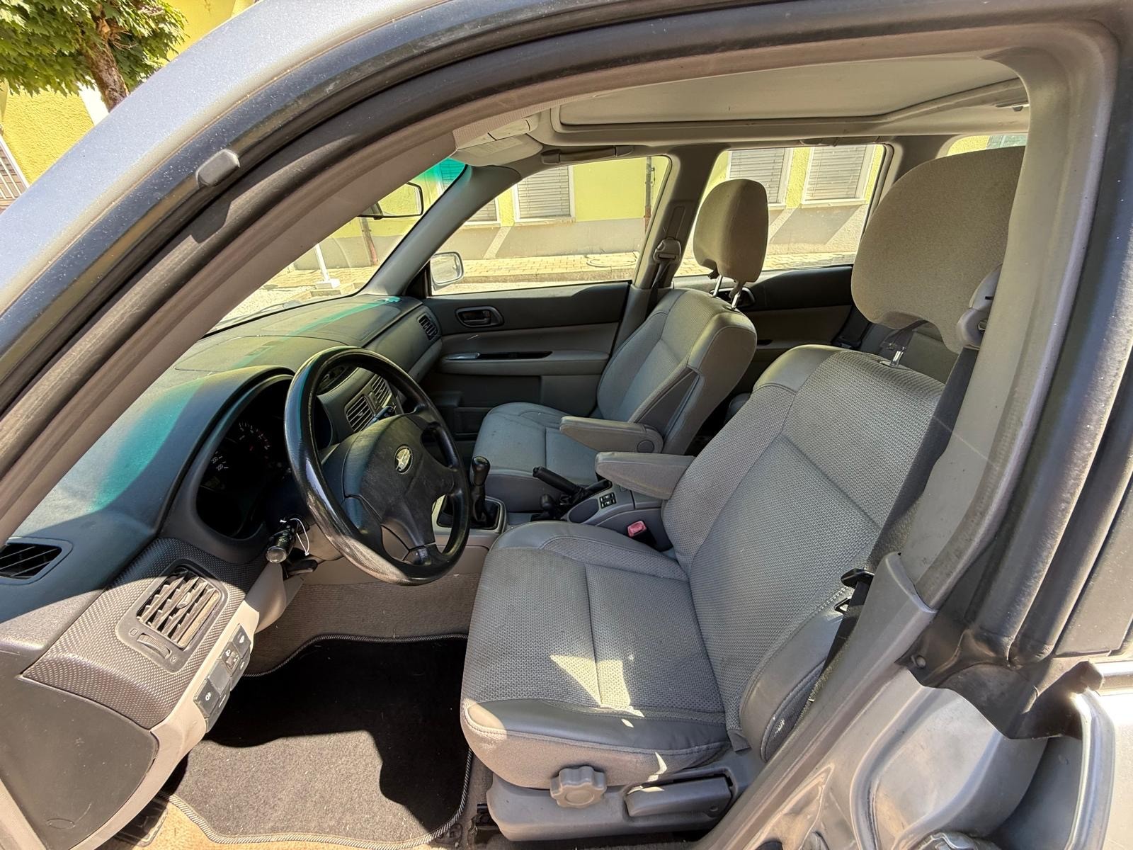SUBARU Forester 2.0X-image-9
