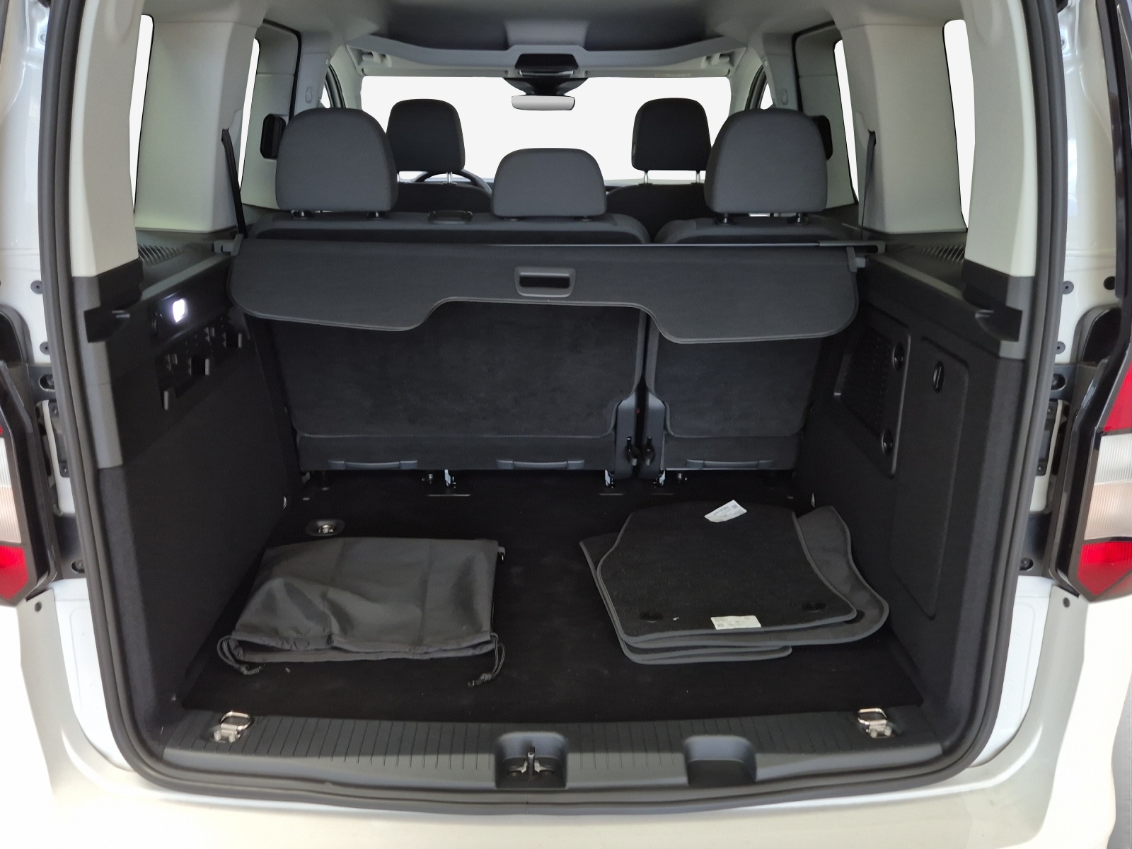 VW Caddy 1.5 TSI Plug in Hybrid Liberty DSG-image-12