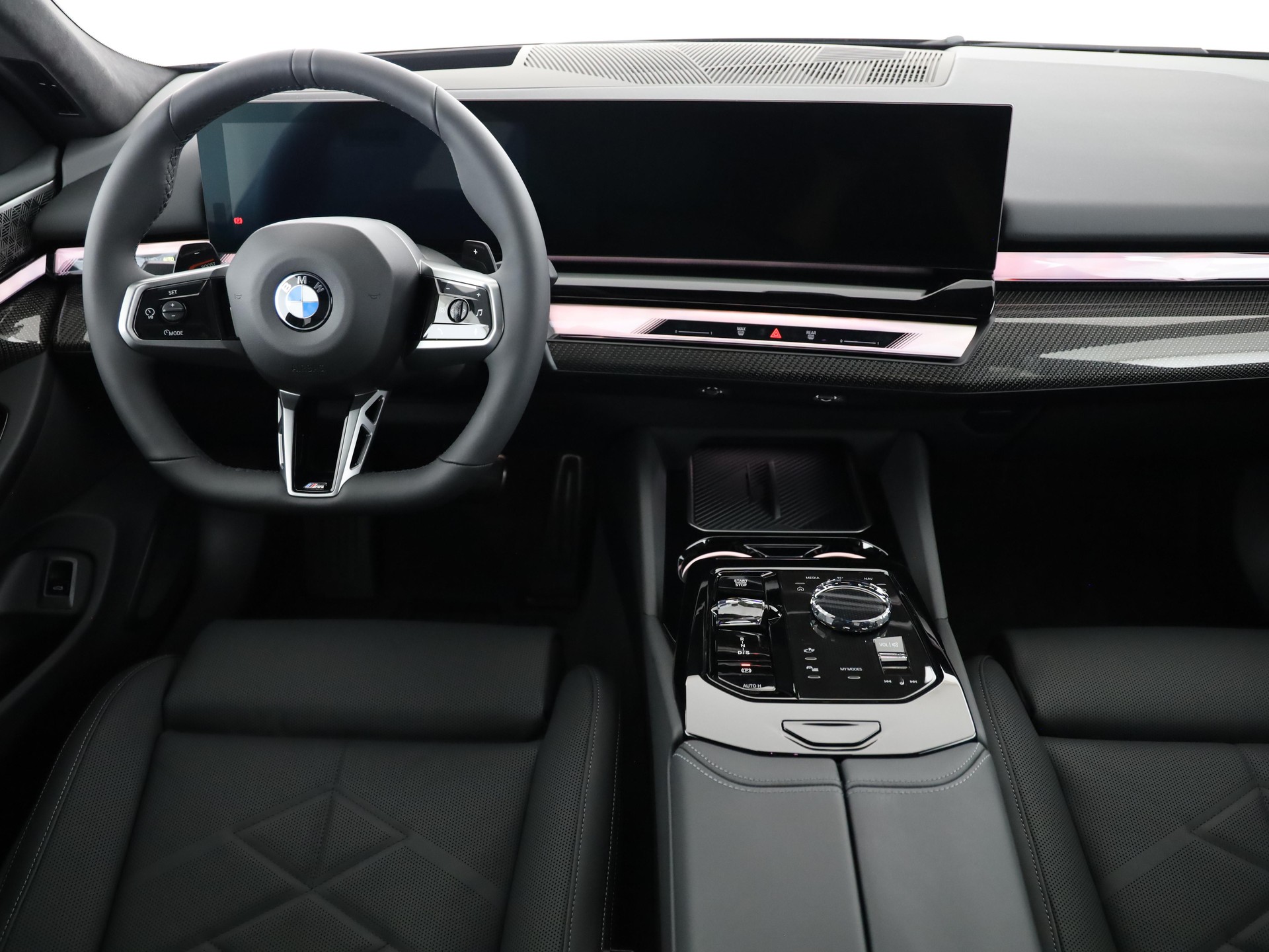 BMW 540d xDrive Touring-image-16