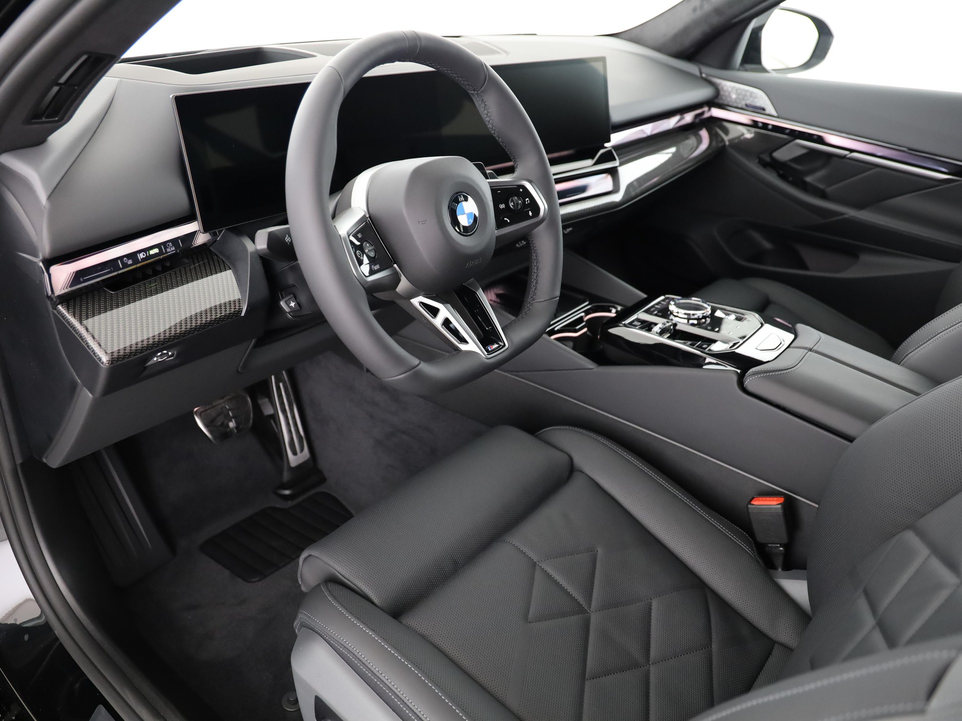 BMW 540d xDrive Touring-image-12