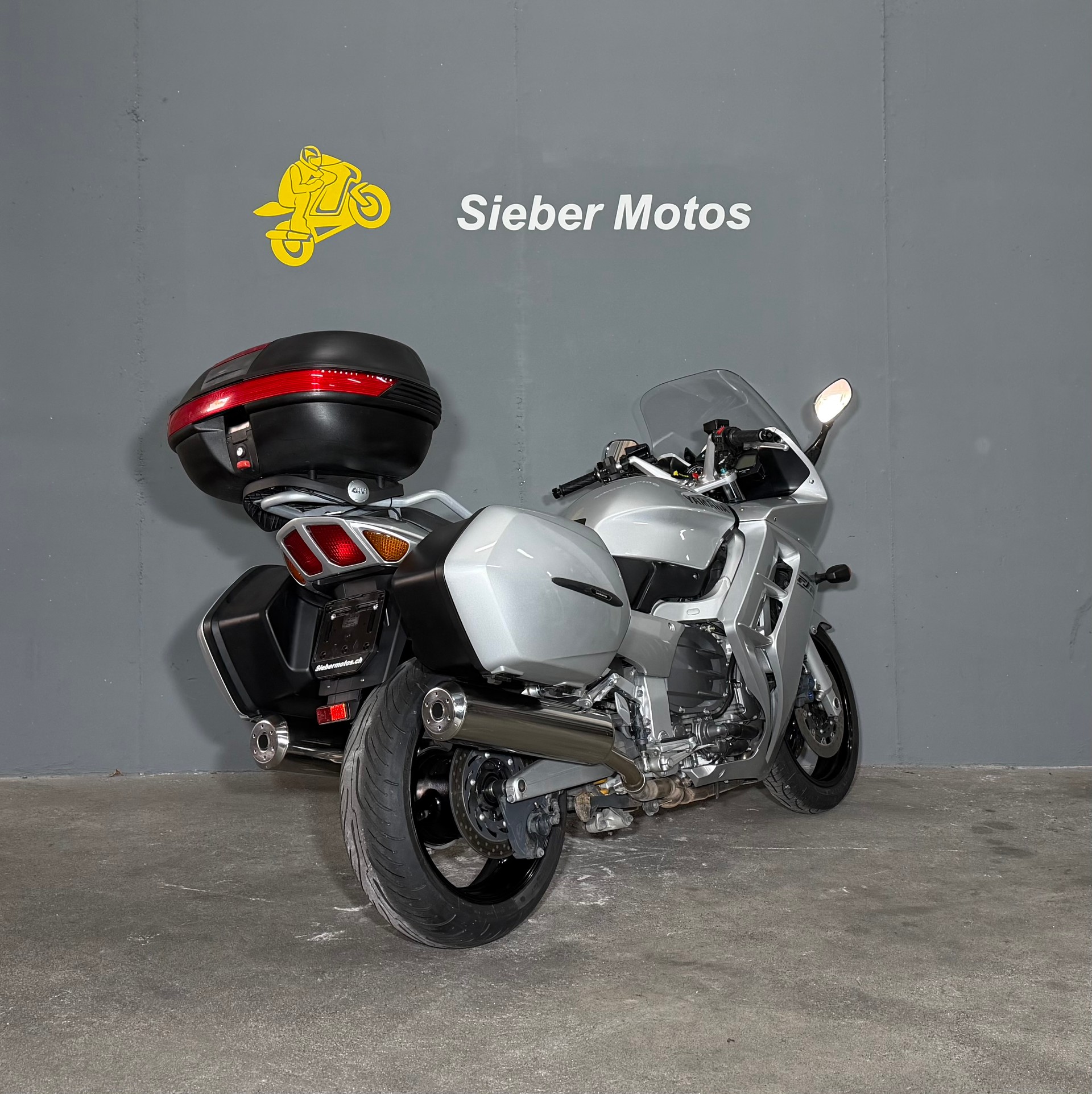 YAMAHA FJR 1300-showroom-element-3