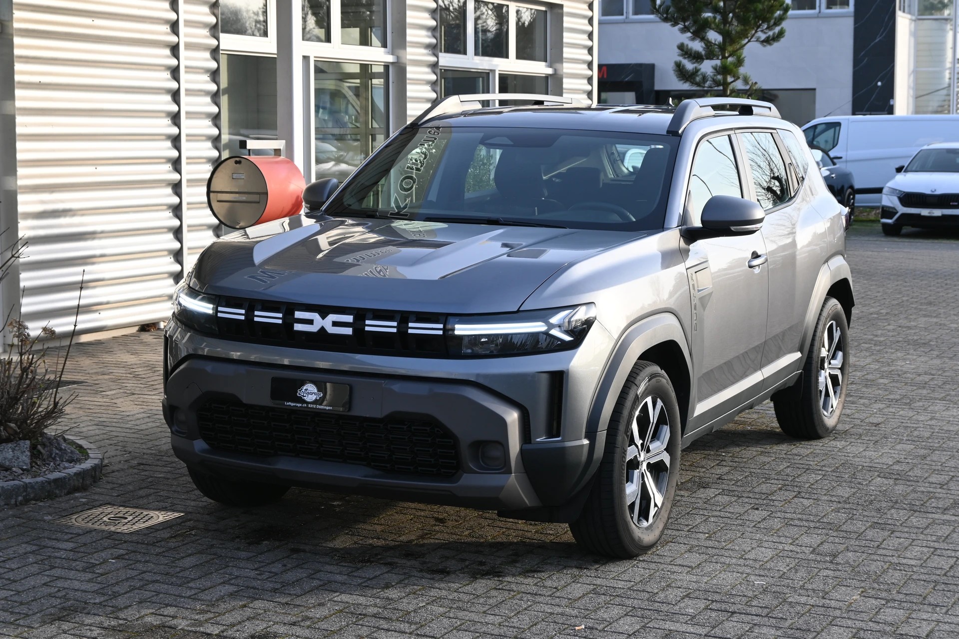 DACIA Duster 1.6 HEV 140 Expression Automat + Werksgarantie 06.2028-image-1