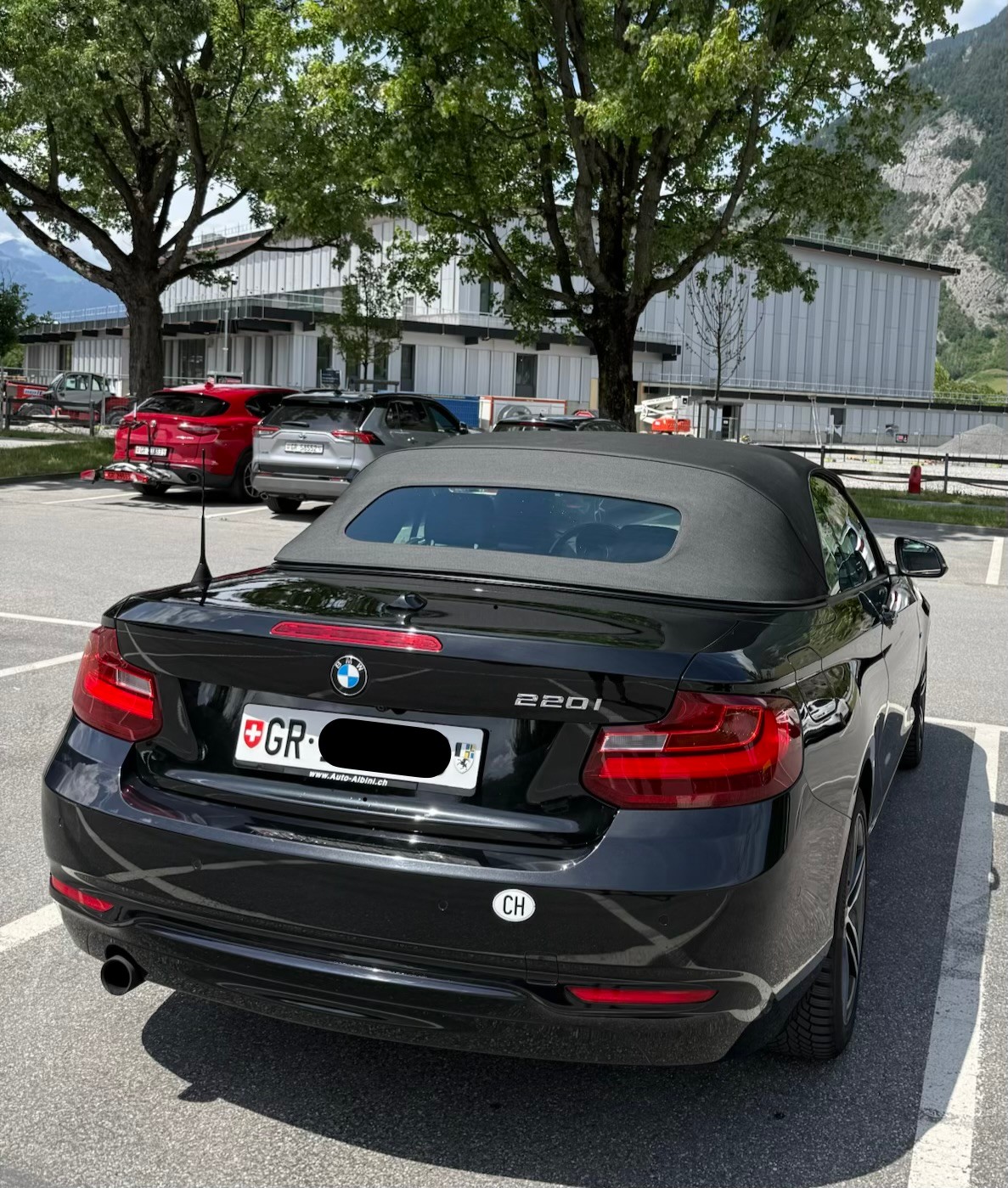 BMW 220i-image-1