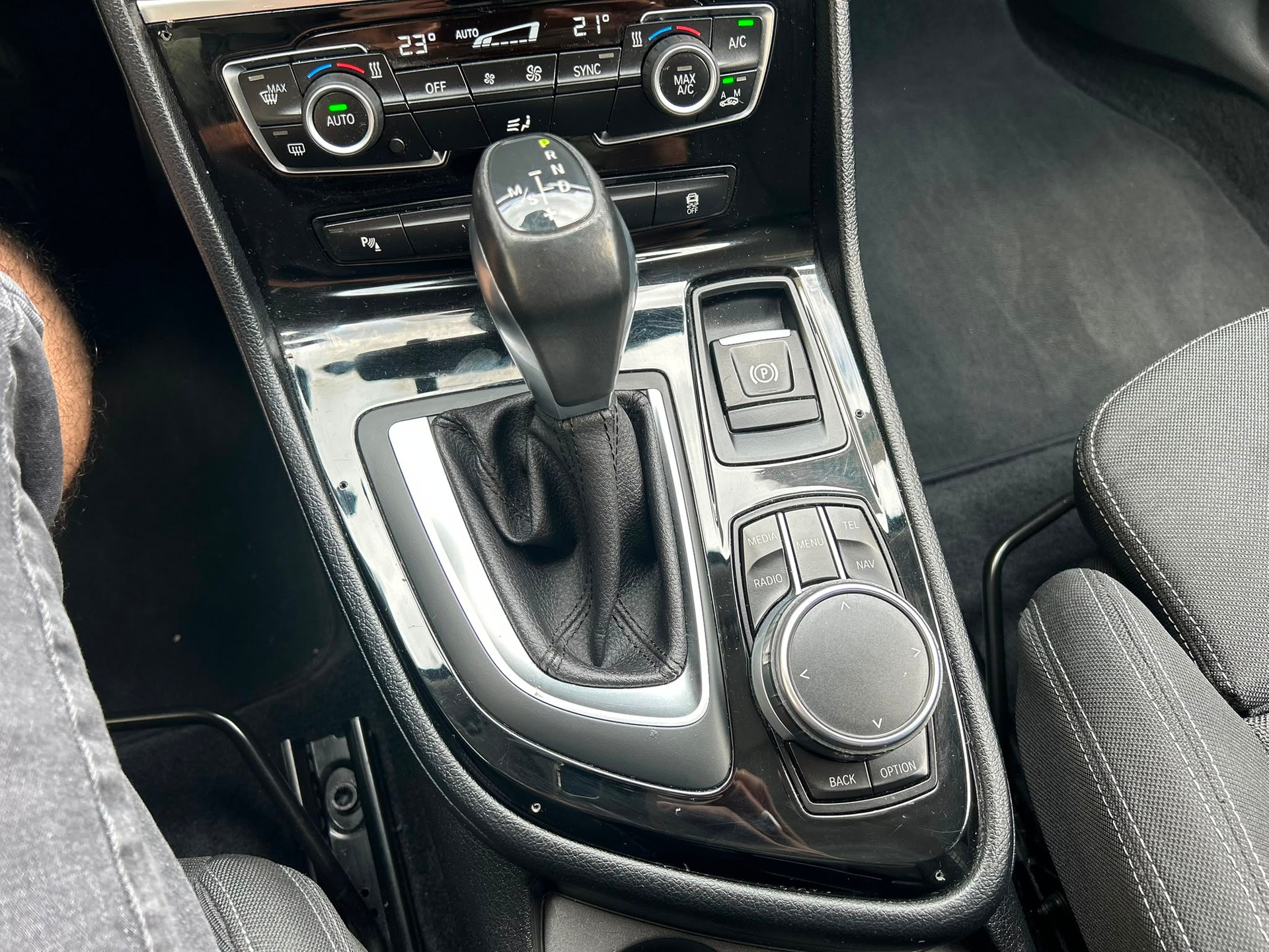 BMW 218d xDrive Gran Tourer Steptronic-image-11