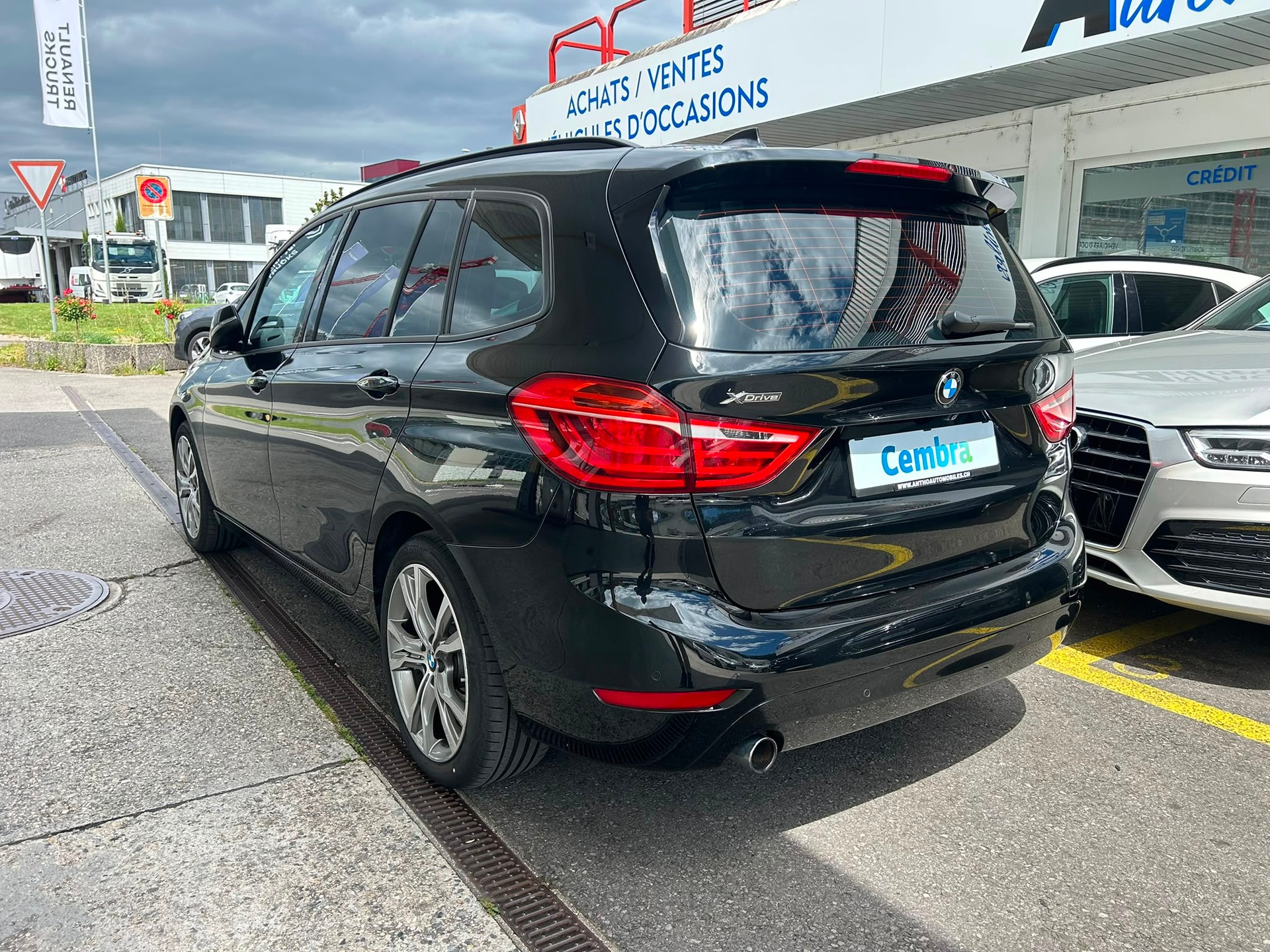BMW 218d xDrive Gran Tourer Steptronic-image-5