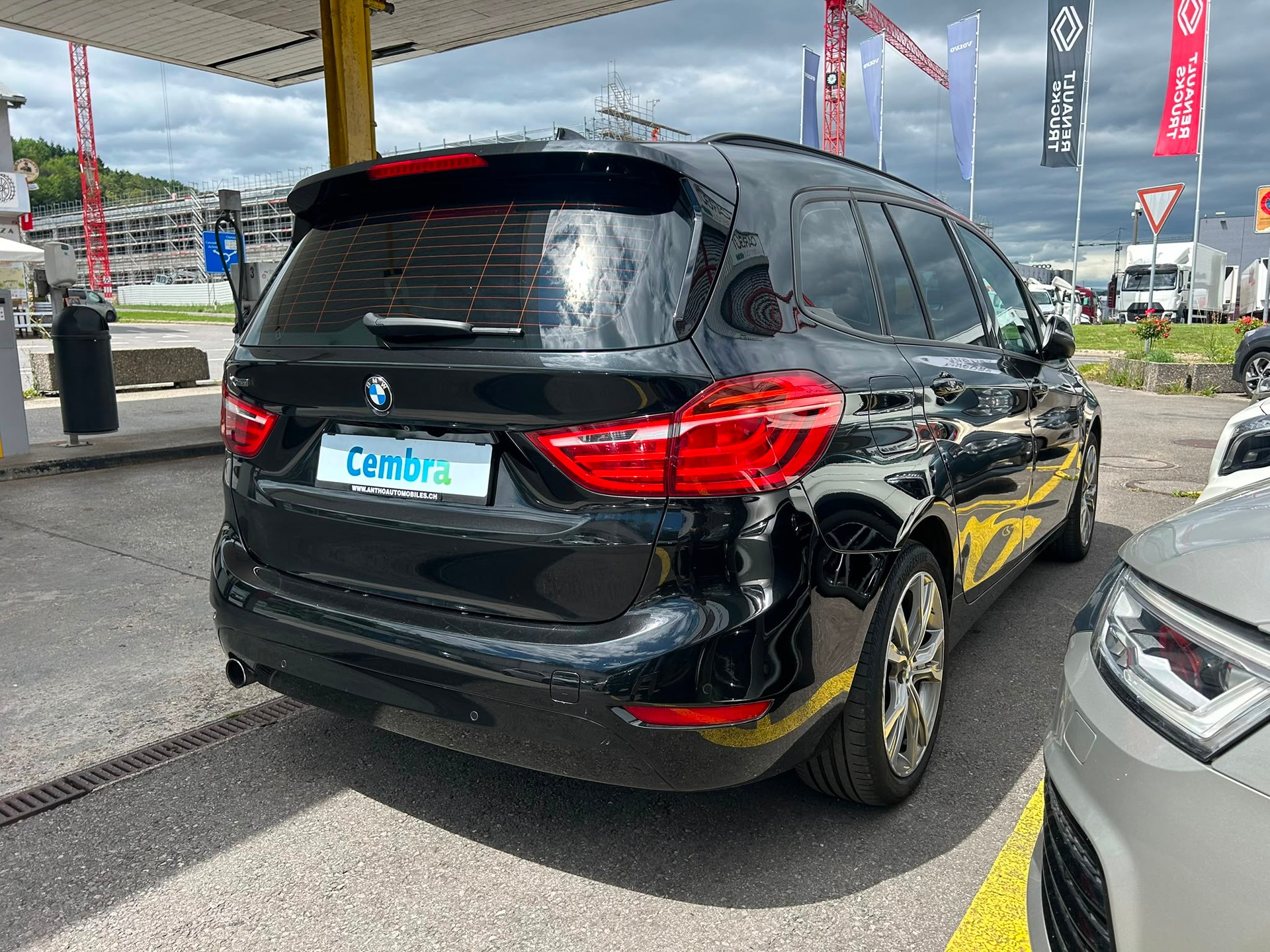 BMW 218d xDrive Gran Tourer Steptronic-image-2