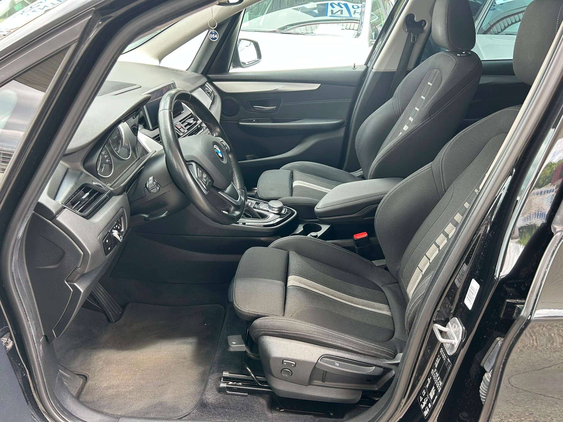 BMW 218d xDrive Gran Tourer Steptronic-image-7
