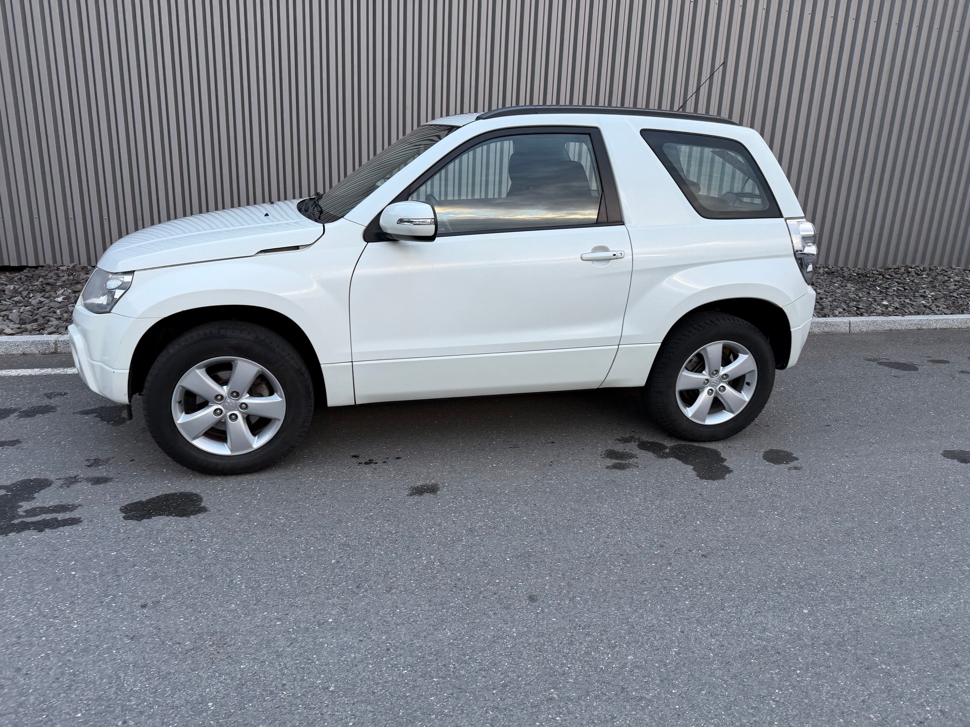 SUZUKI Grand Vitara 2.4 16V GL Top-image-1