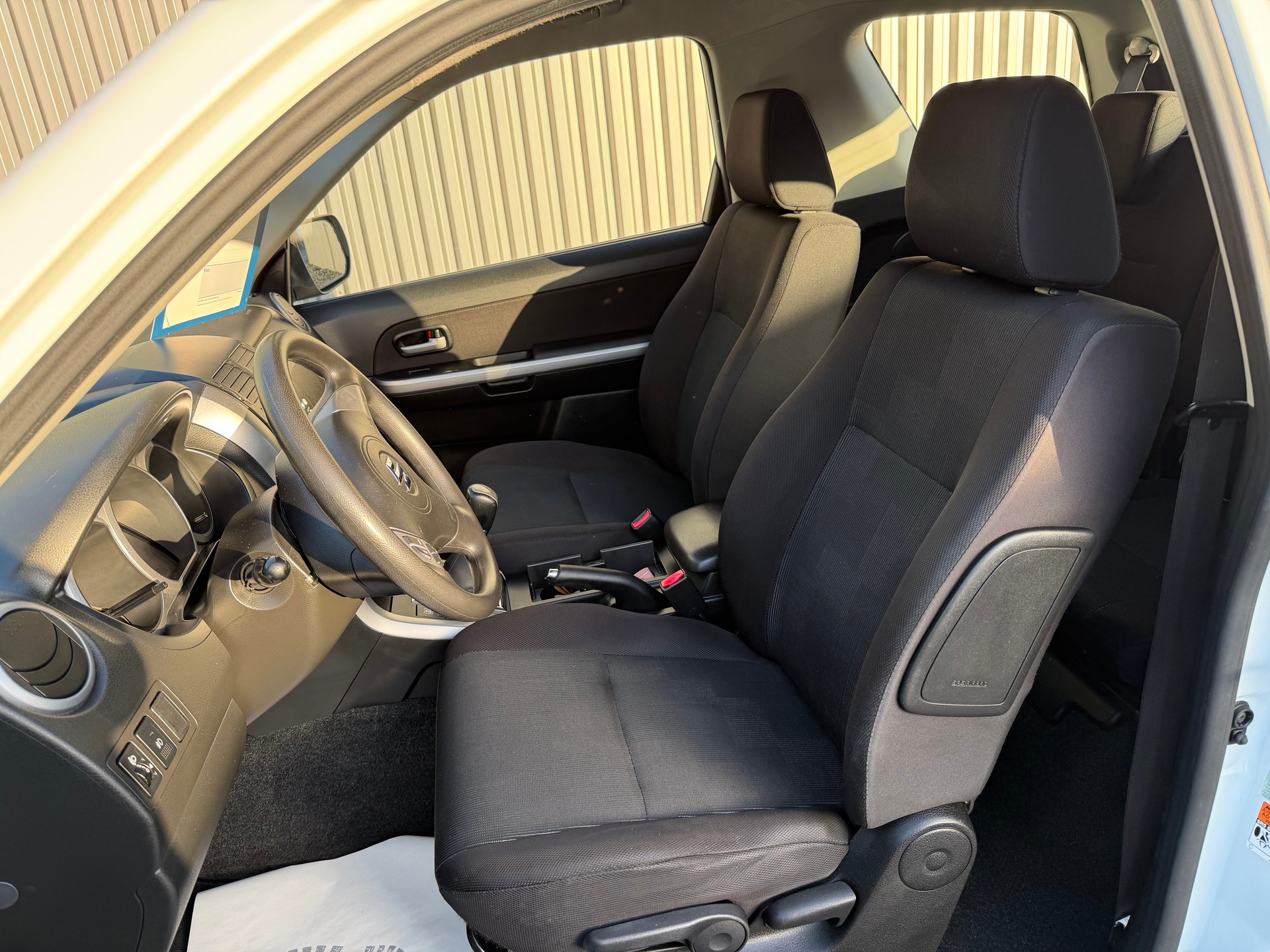 SUZUKI Grand Vitara 2.4 16V GL Top-image-19