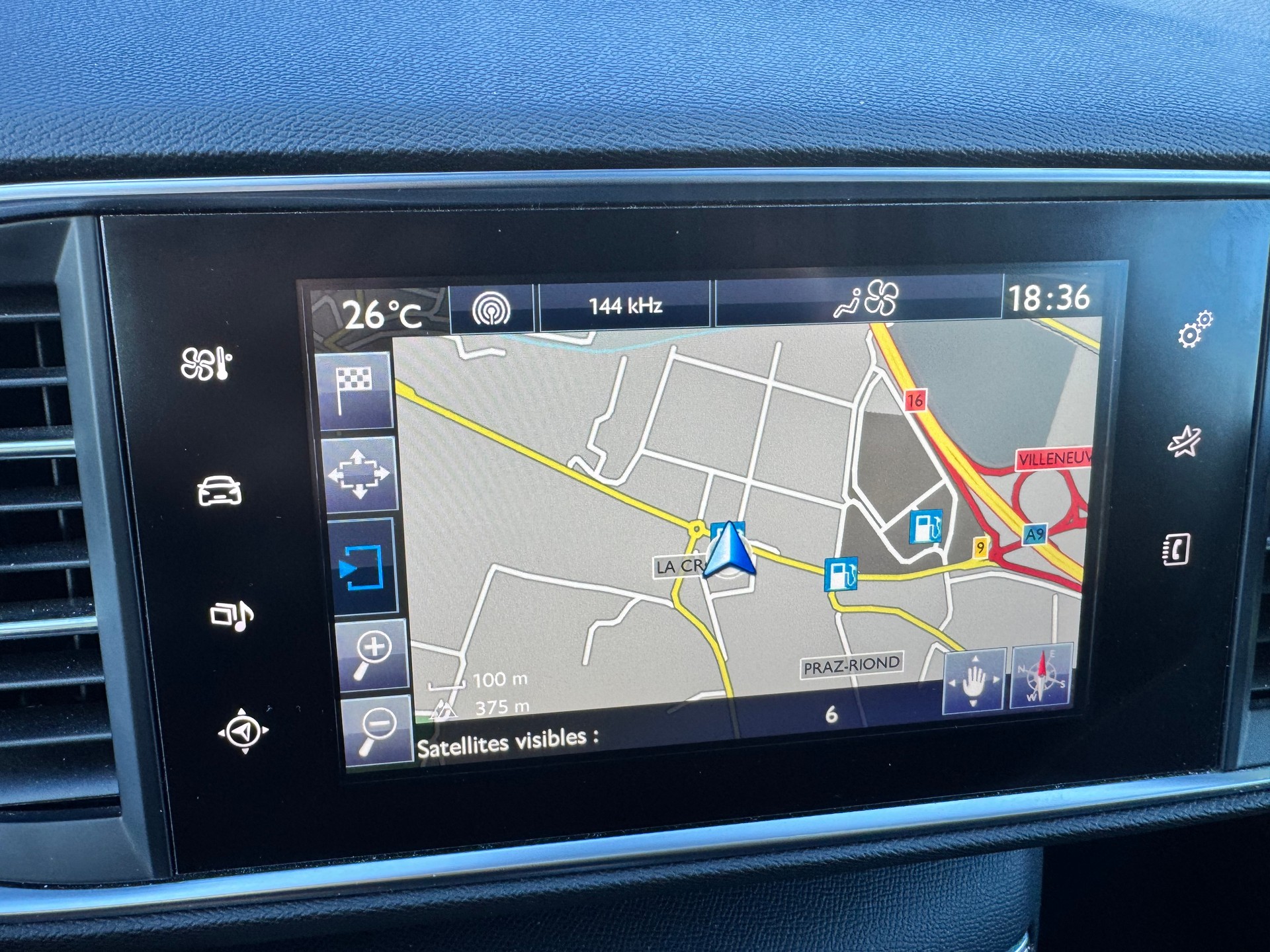PEUGEOT 308 SW 1.2 THP Business-image-12