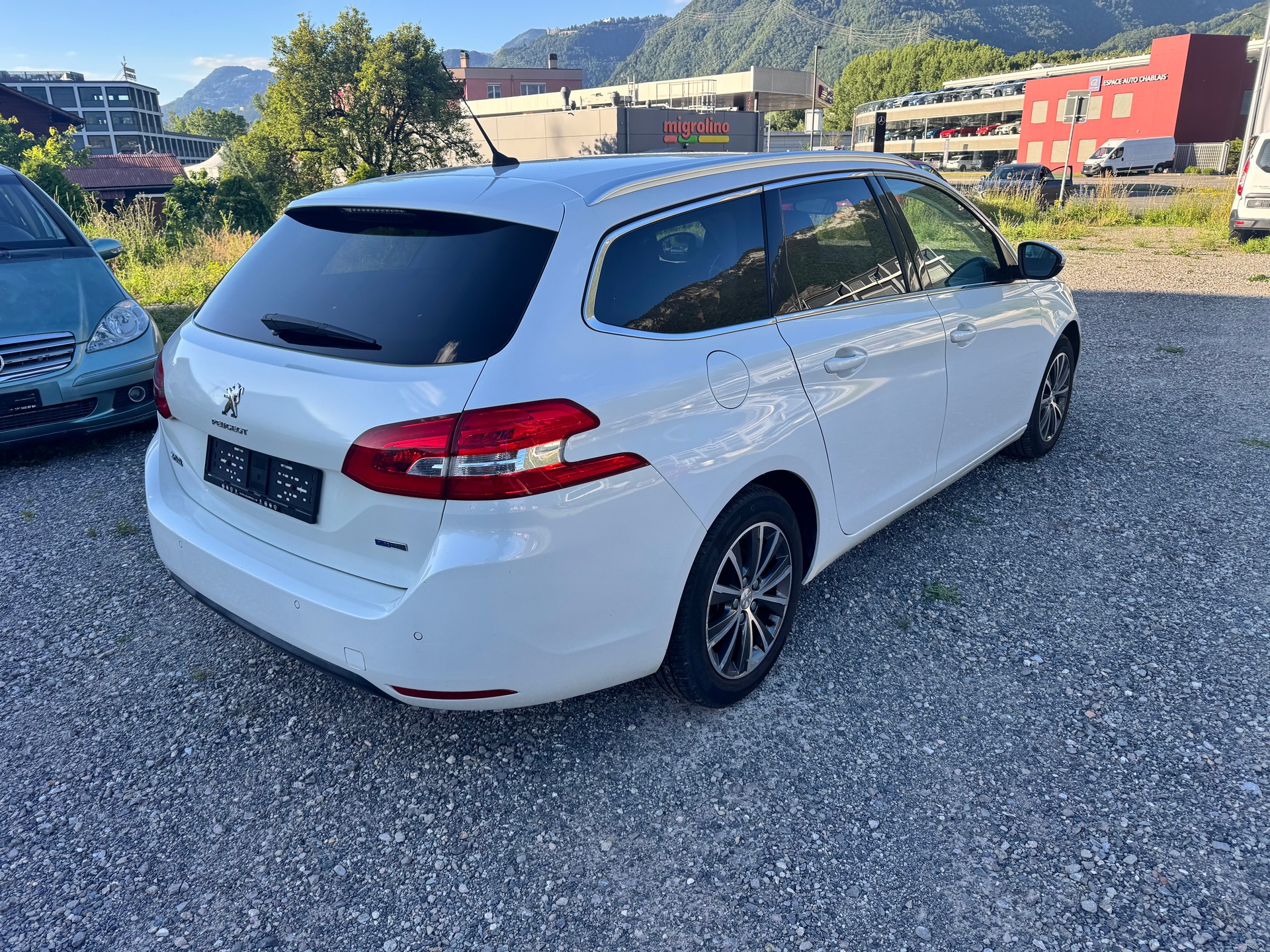 PEUGEOT 308 SW 1.2 THP Business-image-4