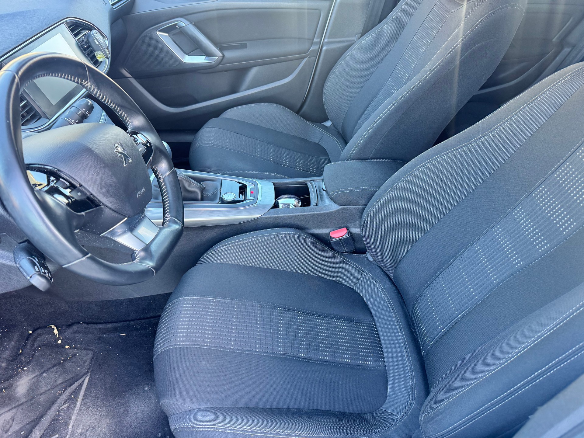PEUGEOT 308 SW 1.2 THP Business-image-10
