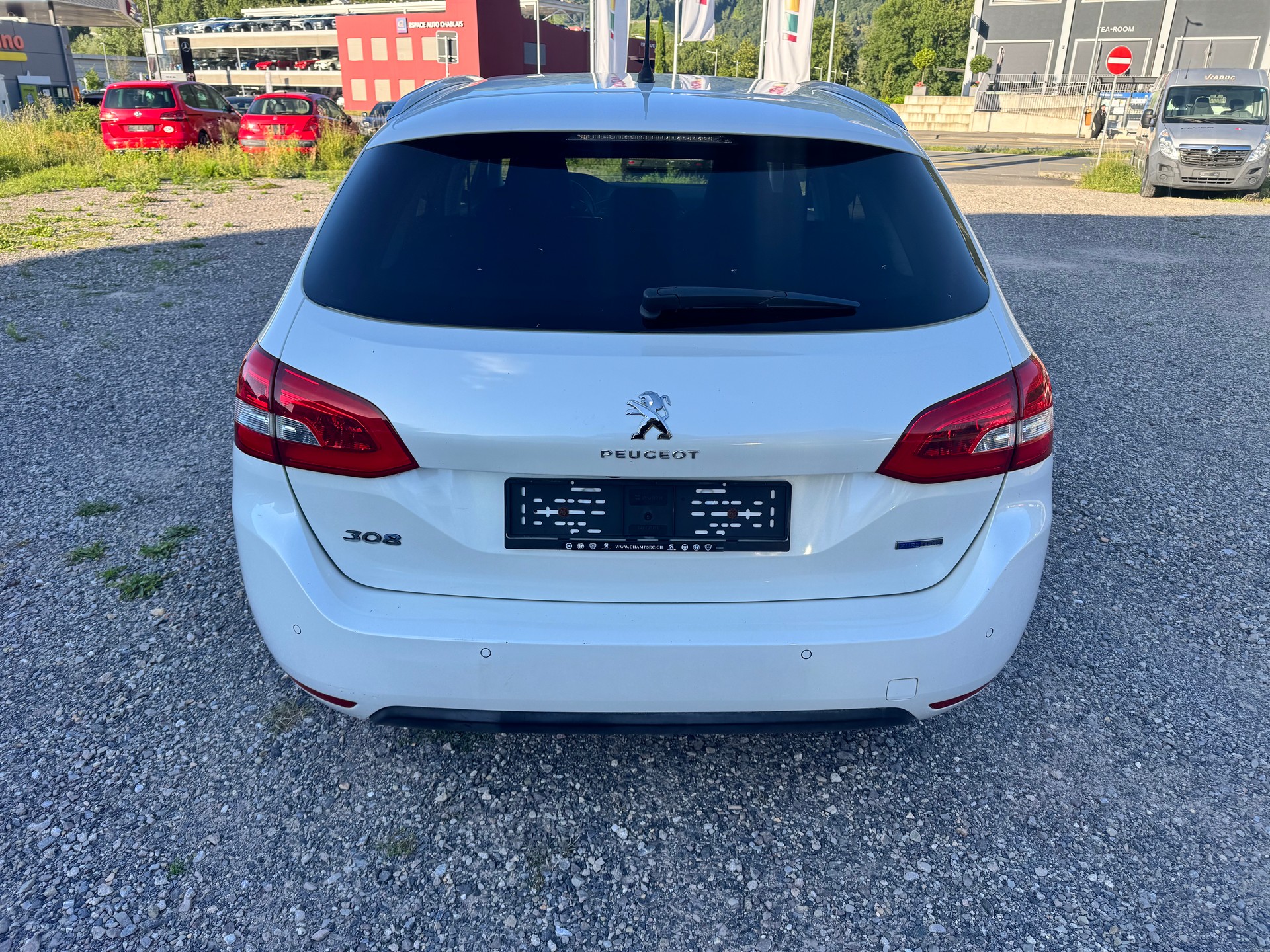 PEUGEOT 308 SW 1.2 THP Business-image-5