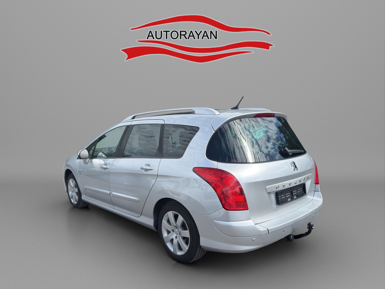 PEUGEOT 308 SW 2.0 HDI Sport Automatic-image-5
