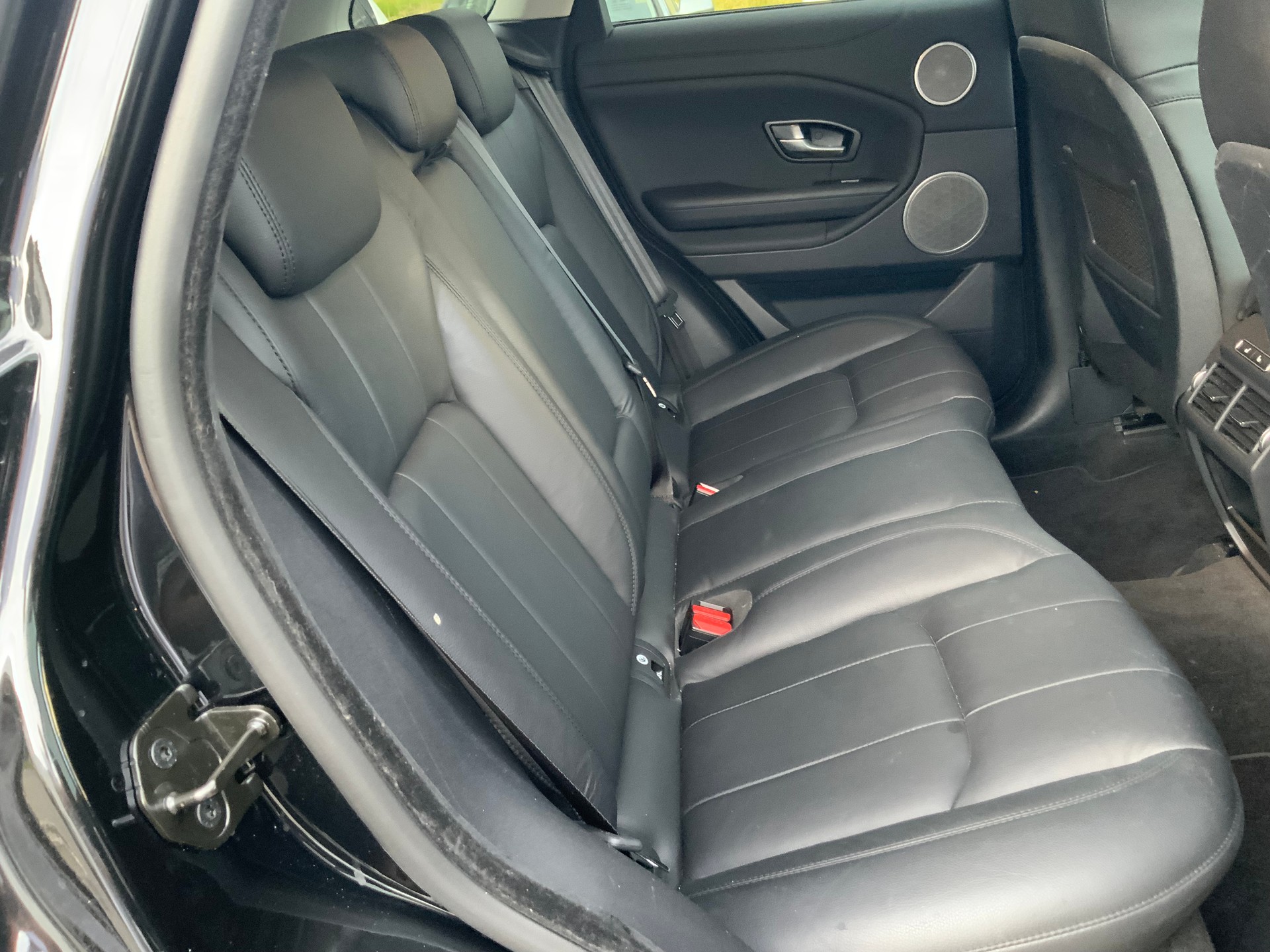 LAND ROVER Range Rover Evoque 2.0 TD4 SE Advantage AT9-image-12
