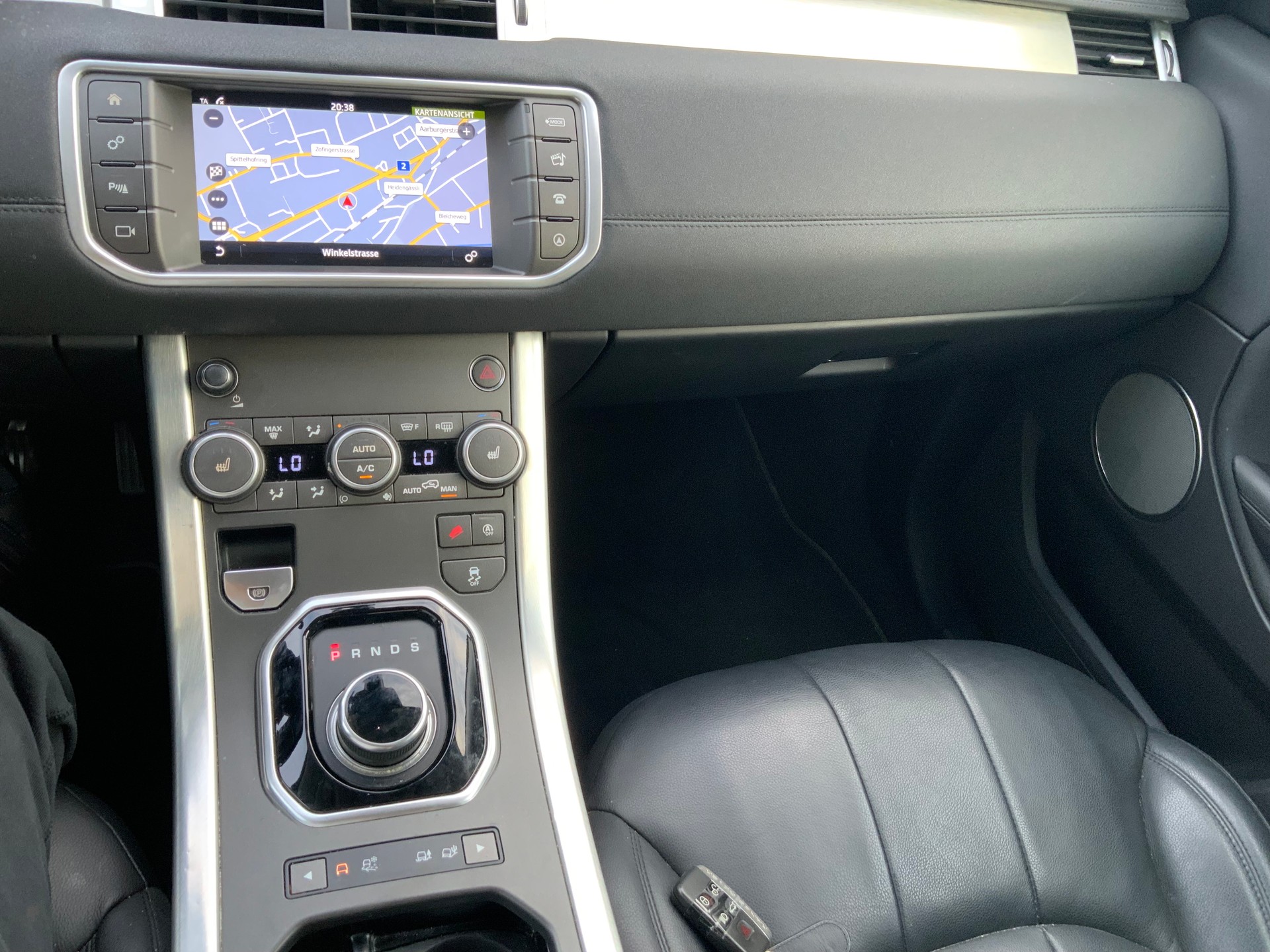 LAND ROVER Range Rover Evoque 2.0 TD4 SE Advantage AT9-image-8