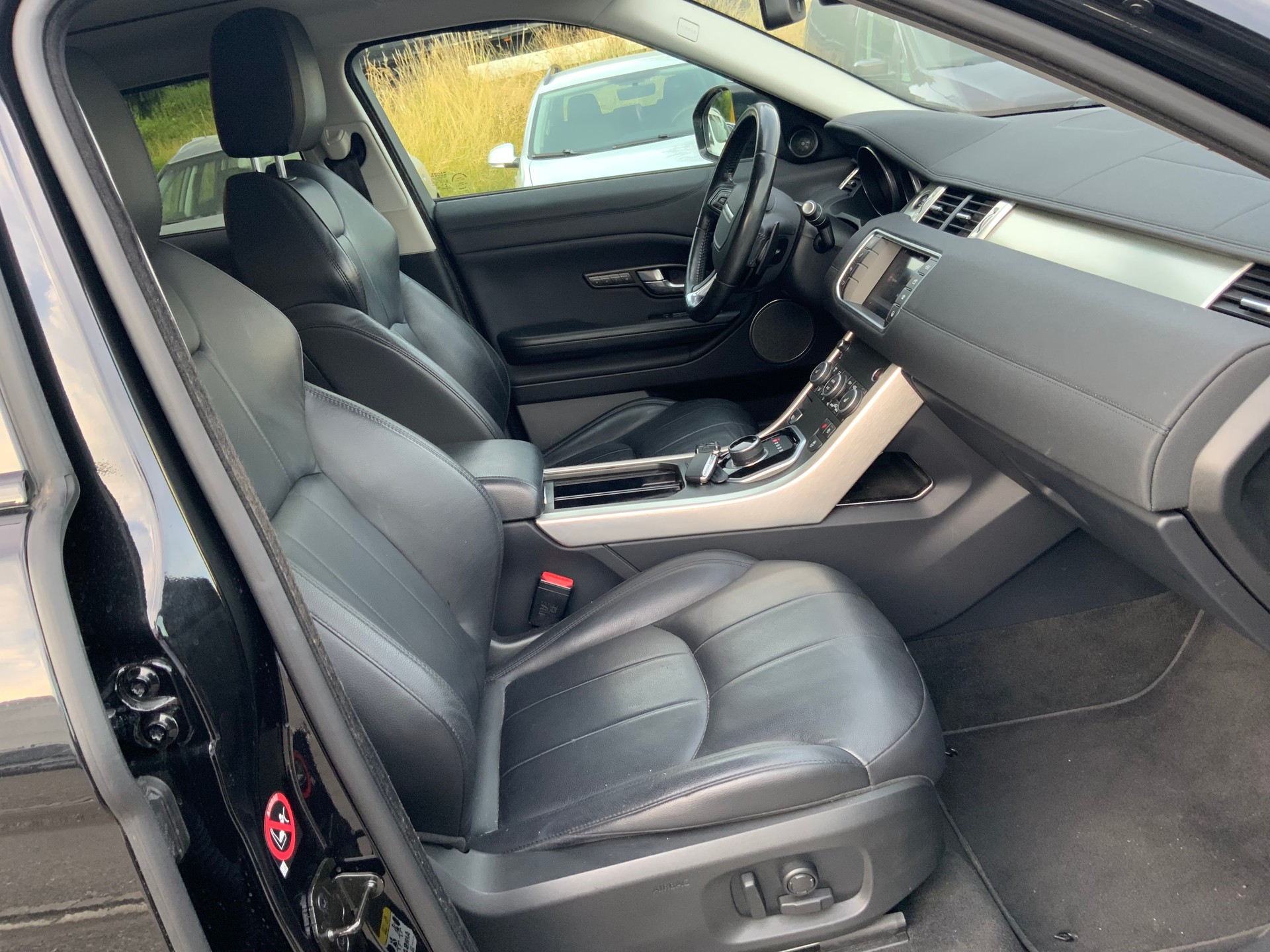 LAND ROVER Range Rover Evoque 2.0 TD4 SE Advantage AT9-image-10