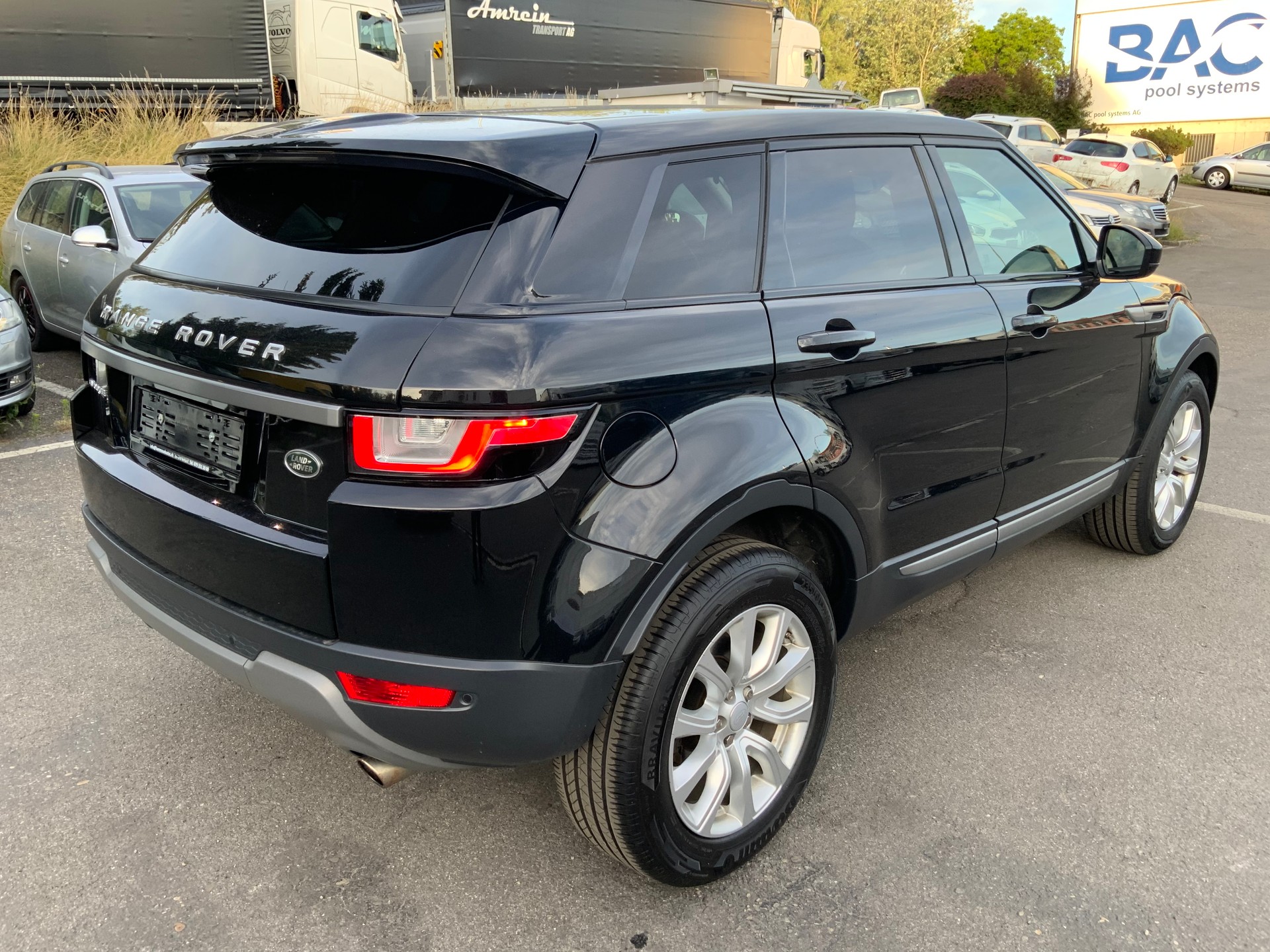 LAND ROVER Range Rover Evoque 2.0 TD4 SE Advantage AT9-image-3