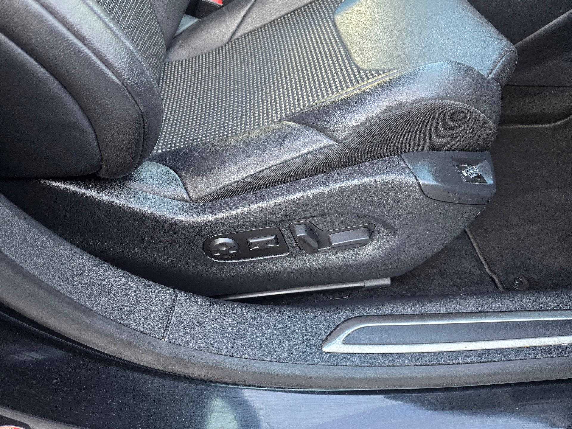 CITROEN C5 Berline 2.0 BlueHDi Séduction EAT6-image-11