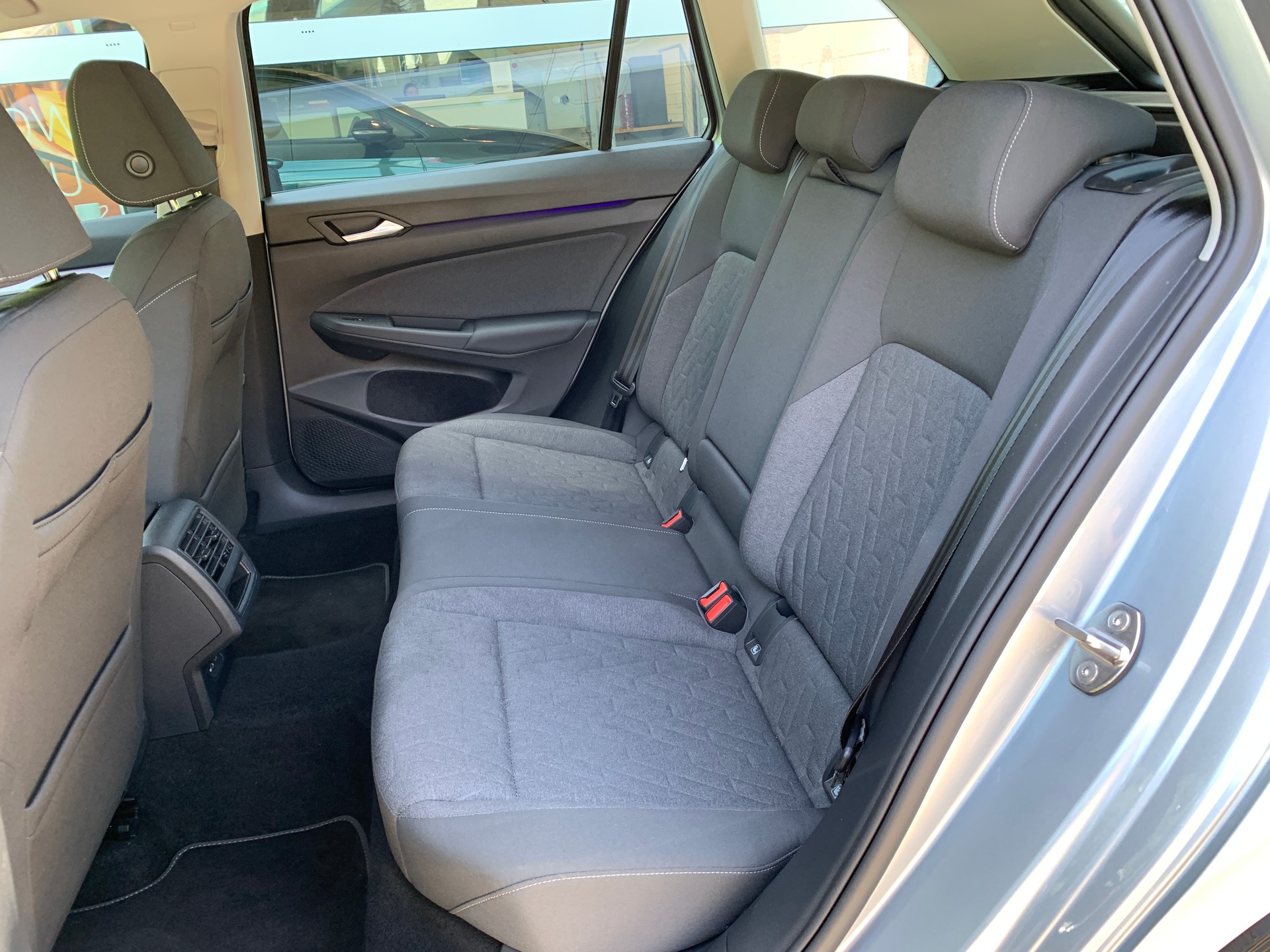 VW Golf Variant 1.5 eTSI mHEV Life-image-15
