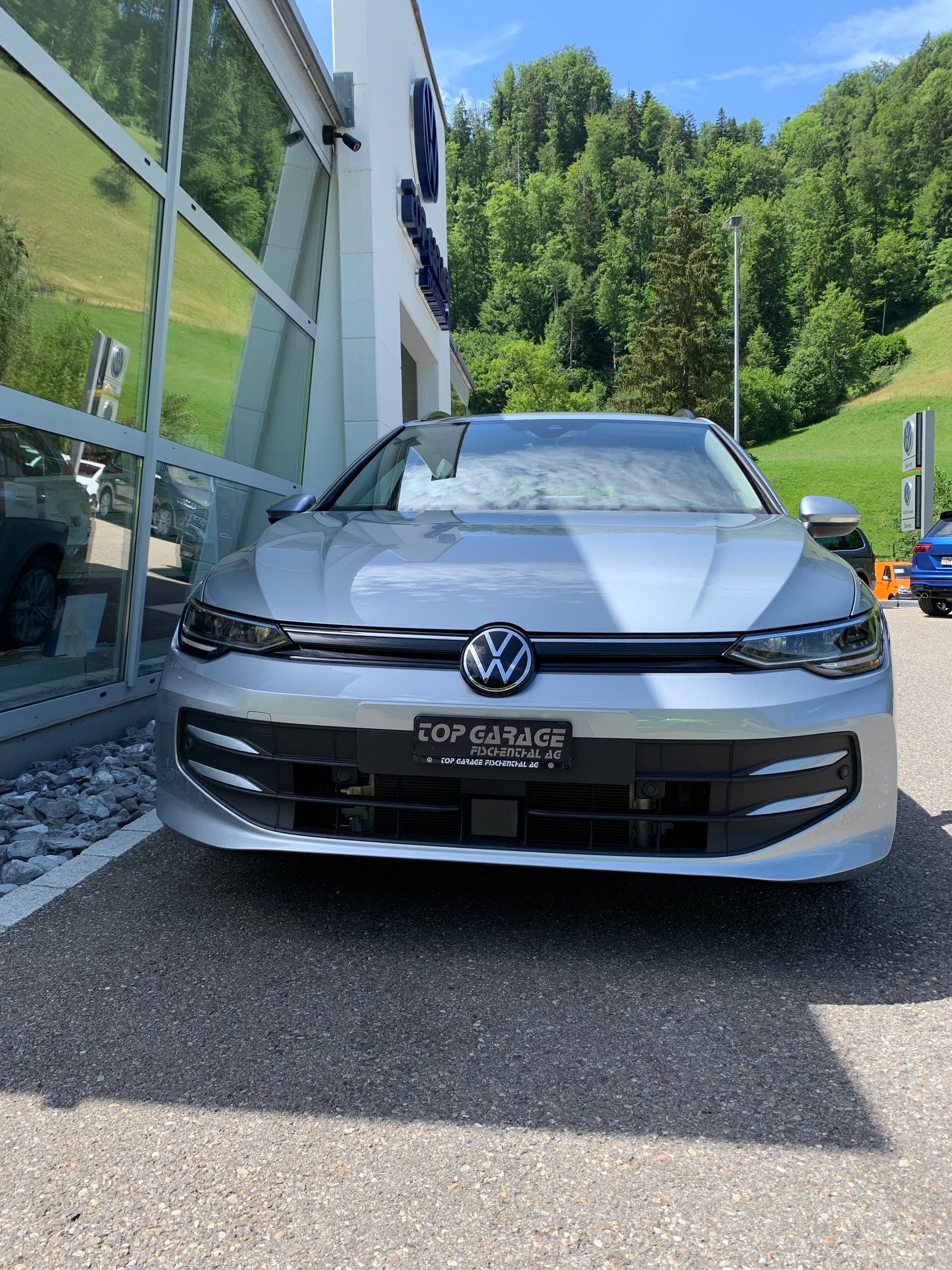 VW Golf Variant 1.5 eTSI mHEV Life-image-1